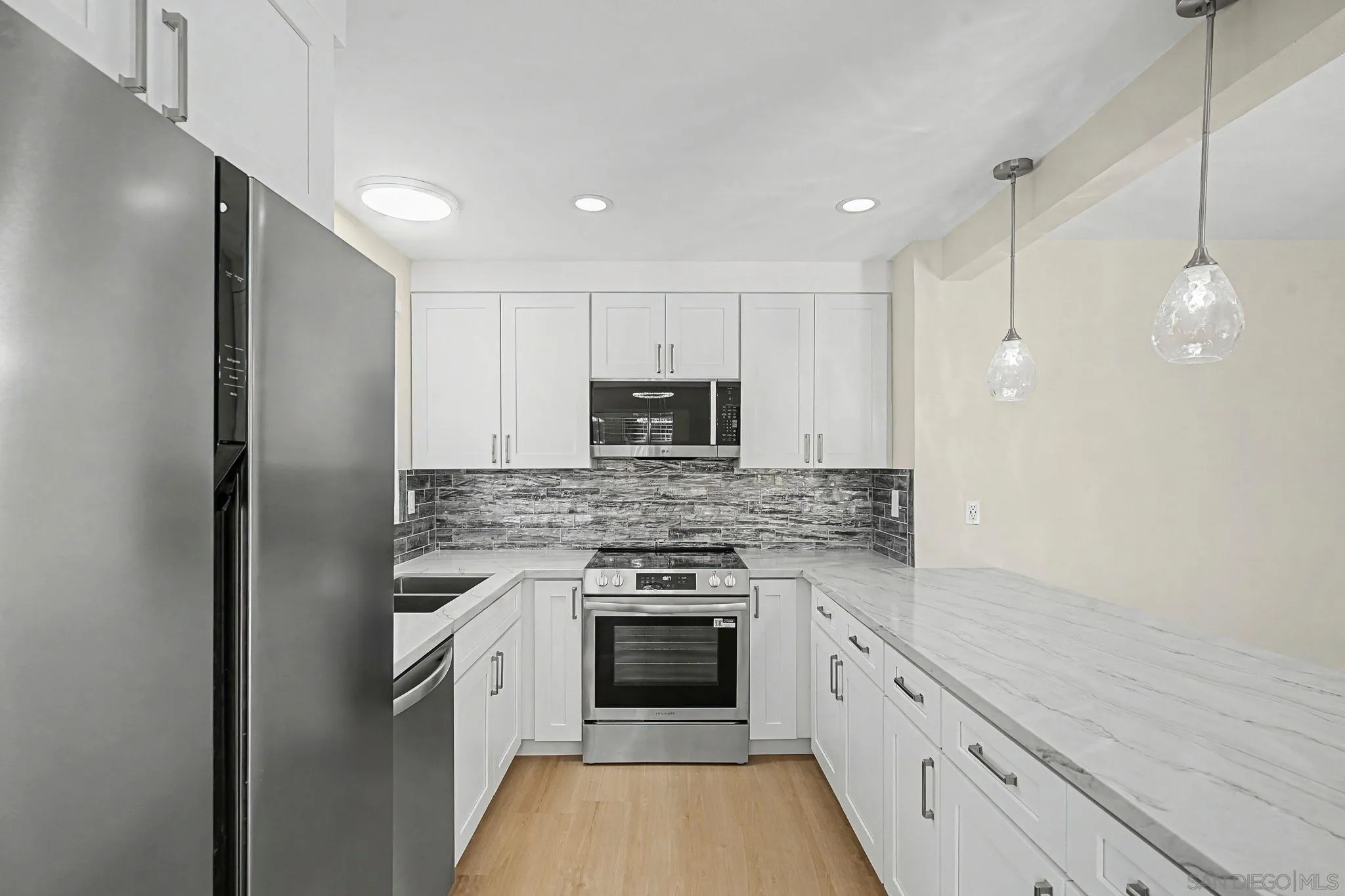 https://cdn.realtyfeed.com/cdn/127/260003378/5c5c35755bd0246560251a3ae3789b16.webp