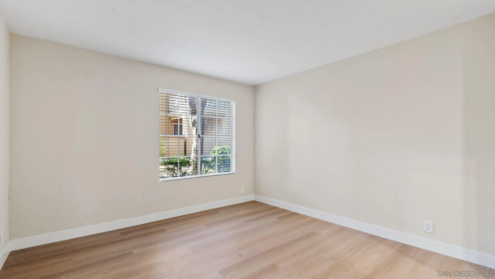 Photo #7: 260003378 Listing: Photo #7