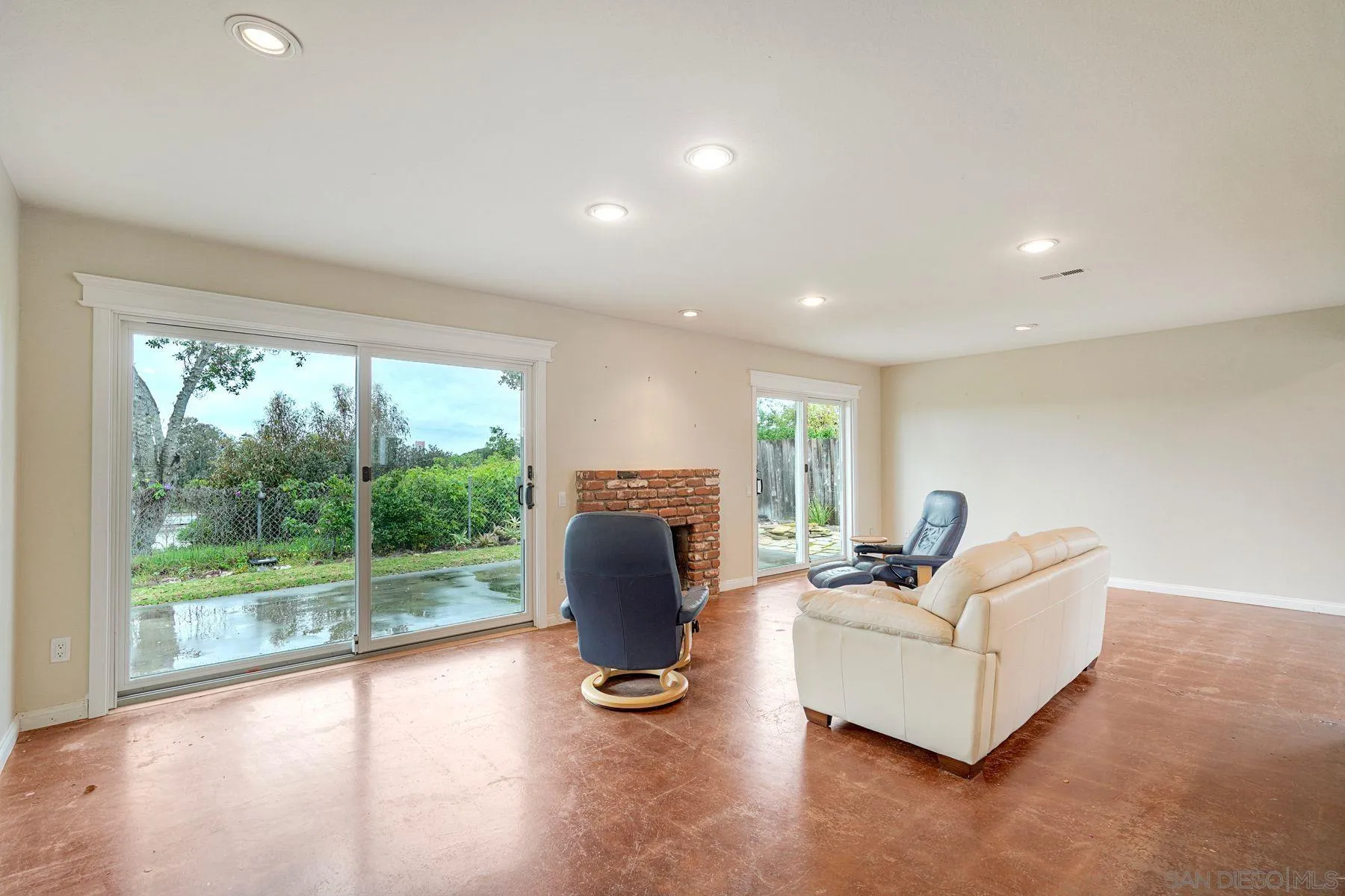 https://cdn.realtyfeed.com/cdn/127/260003381/95ee739c48a42c4099fcd5aca7f1408b.webp