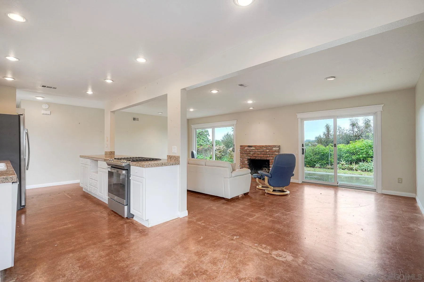 https://cdn.realtyfeed.com/cdn/127/260003381/ae292c44c545f074b261c28ed983b9c8.webp