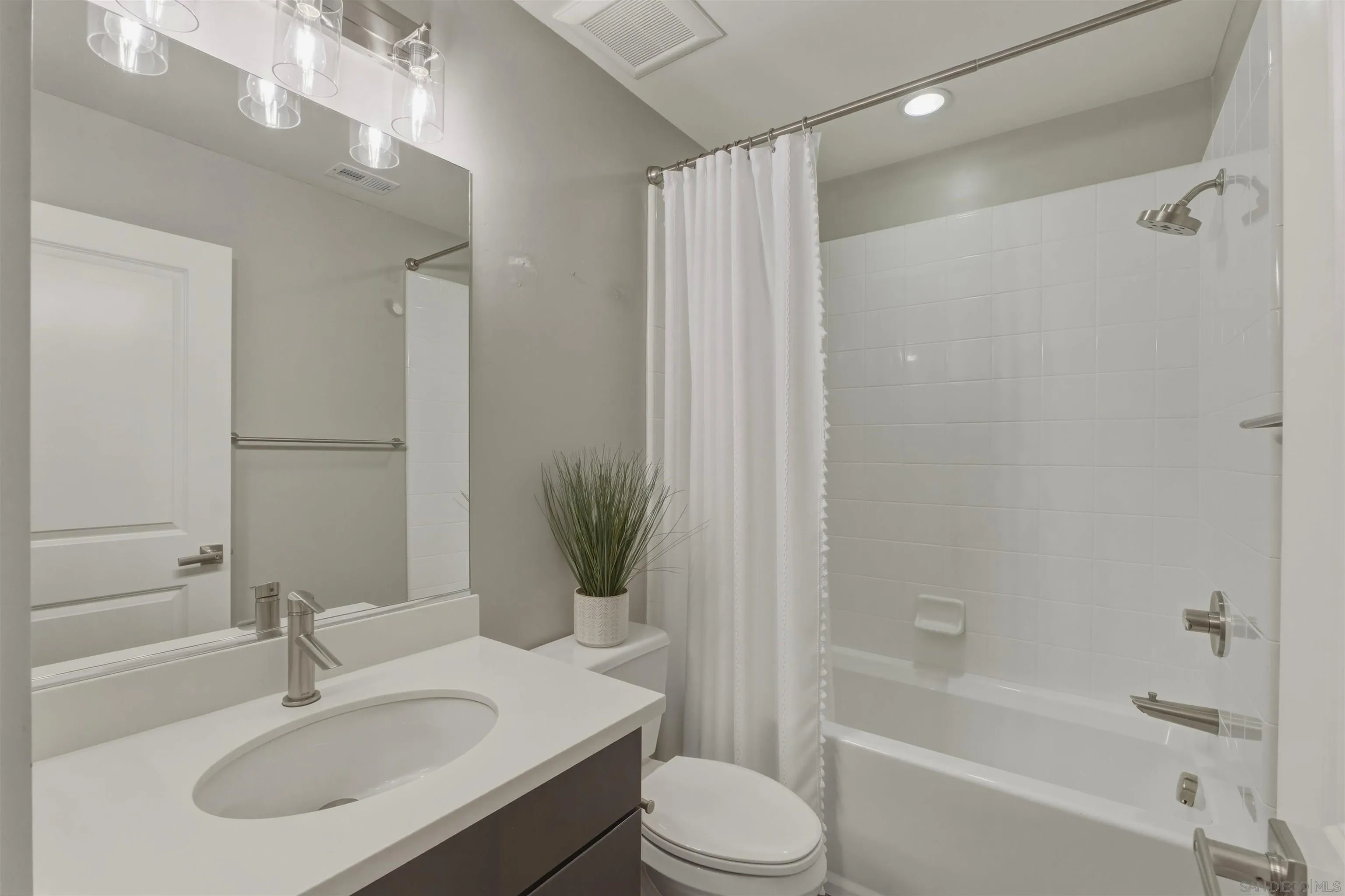 https://cdn.realtyfeed.com/cdn/127/260003385/5197c894f4d00645f261d4c02132a3bf.webp