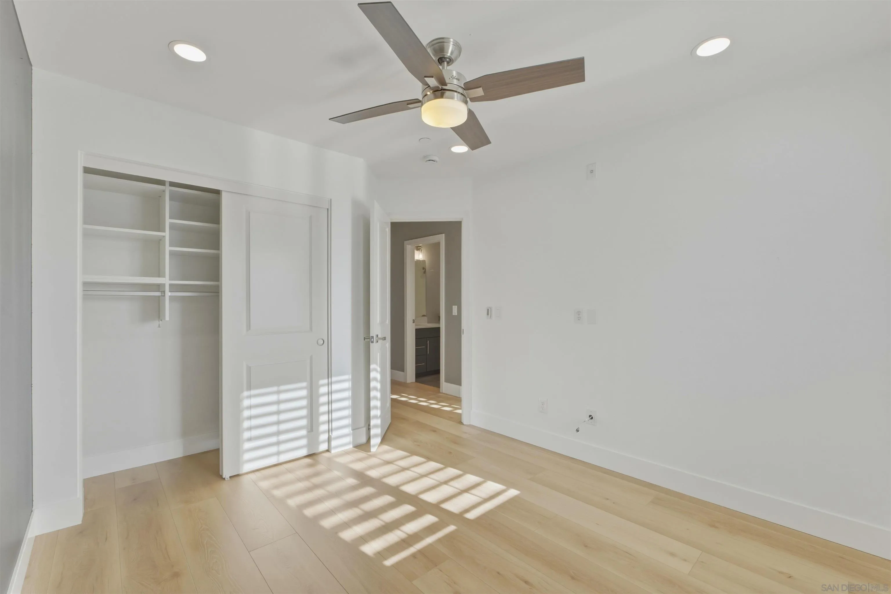 https://cdn.realtyfeed.com/cdn/127/260003385/641f72b050e3e4eb931aa0c41623b4b0.webp