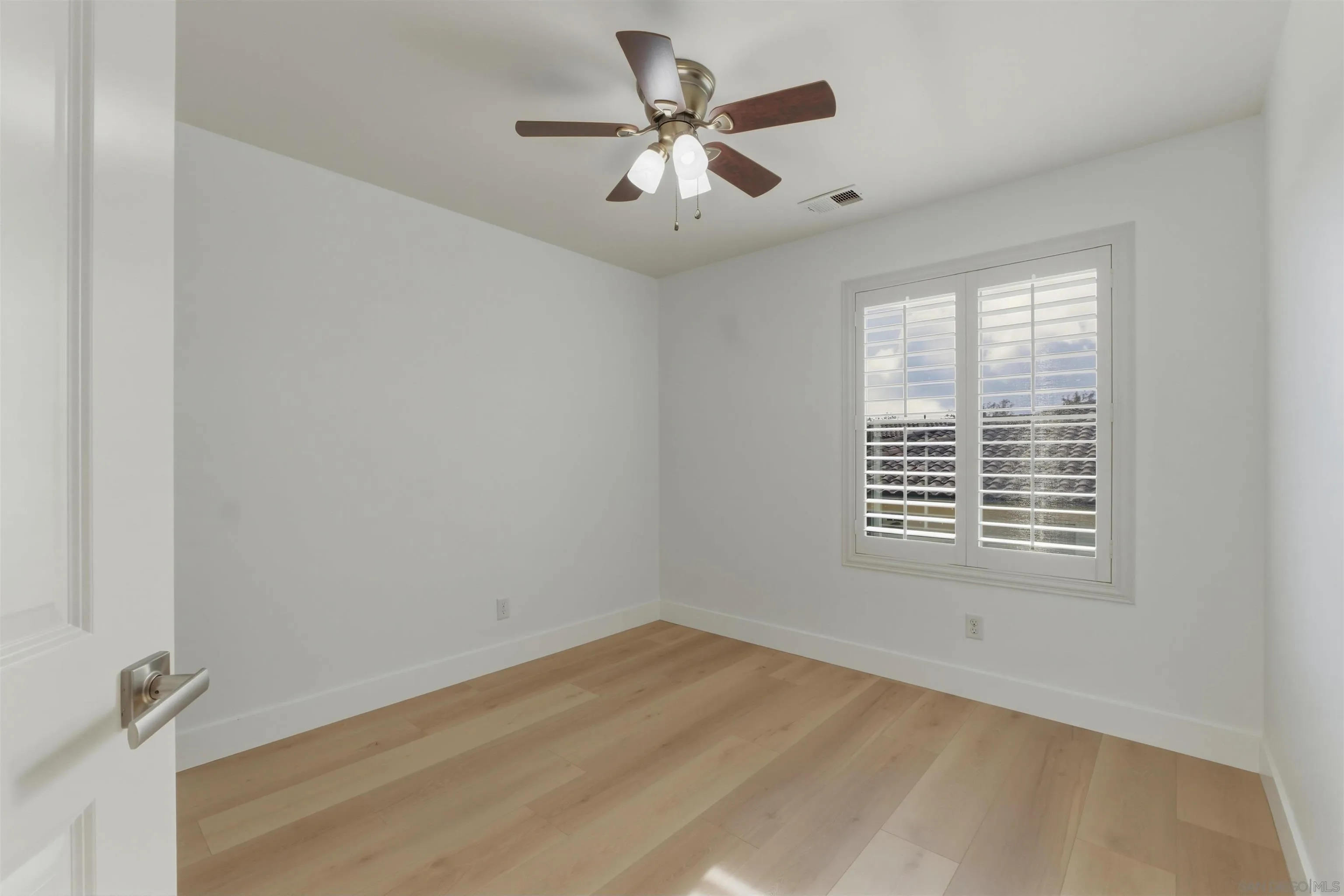 https://cdn.realtyfeed.com/cdn/127/260003385/a008d66b8384aee4eb59f7051d893389.webp
