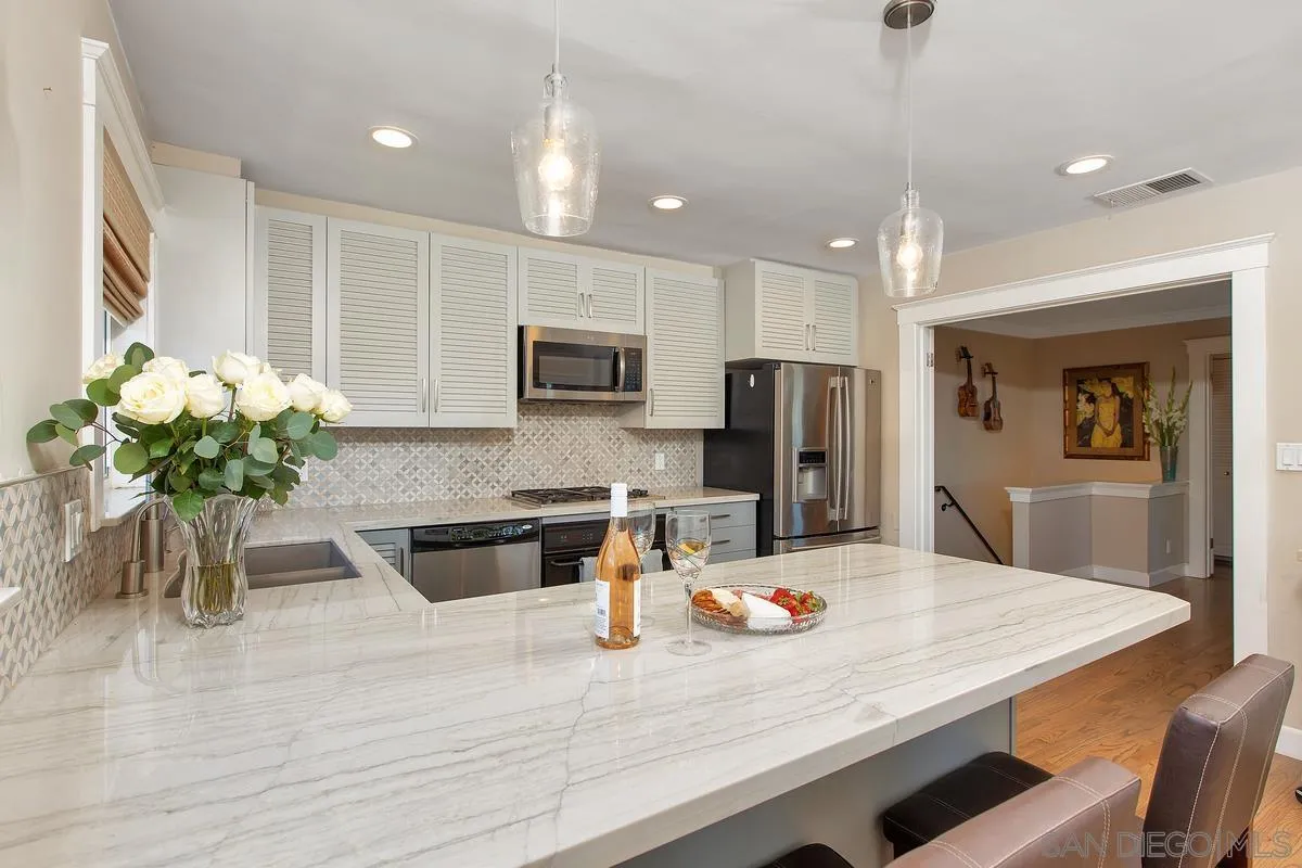 https://cdn.realtyfeed.com/cdn/127/260003388/084caac4f35f9de81621536a3eaf2d17.webp