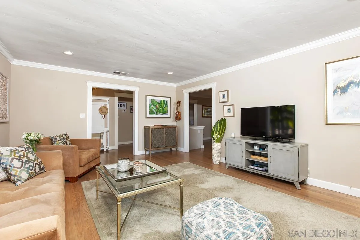 https://cdn.realtyfeed.com/cdn/127/260003388/4bfa429859c3768e1d161c6f02203bed.webp