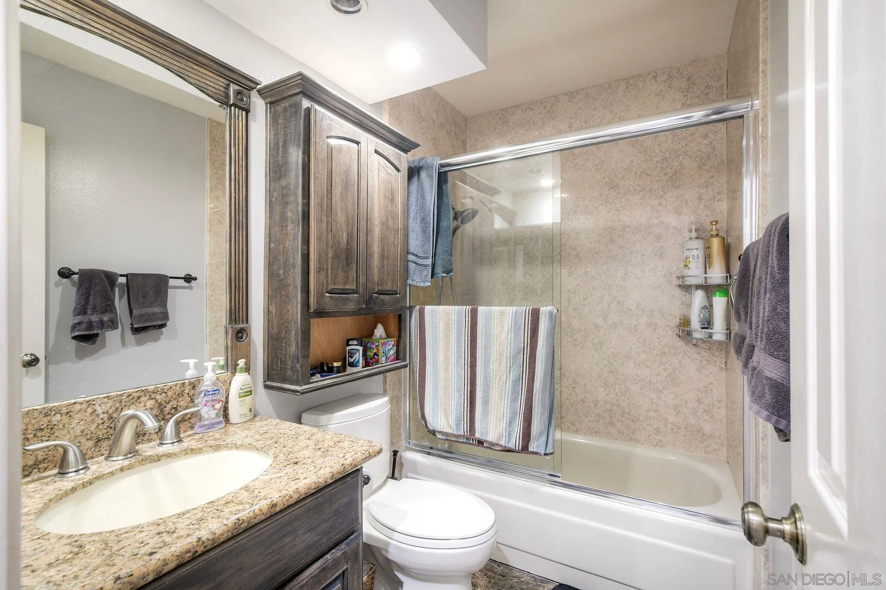 https://cdn.realtyfeed.com/cdn/127/260003390/0d5177f689d4381b025808288dc049ab.webp