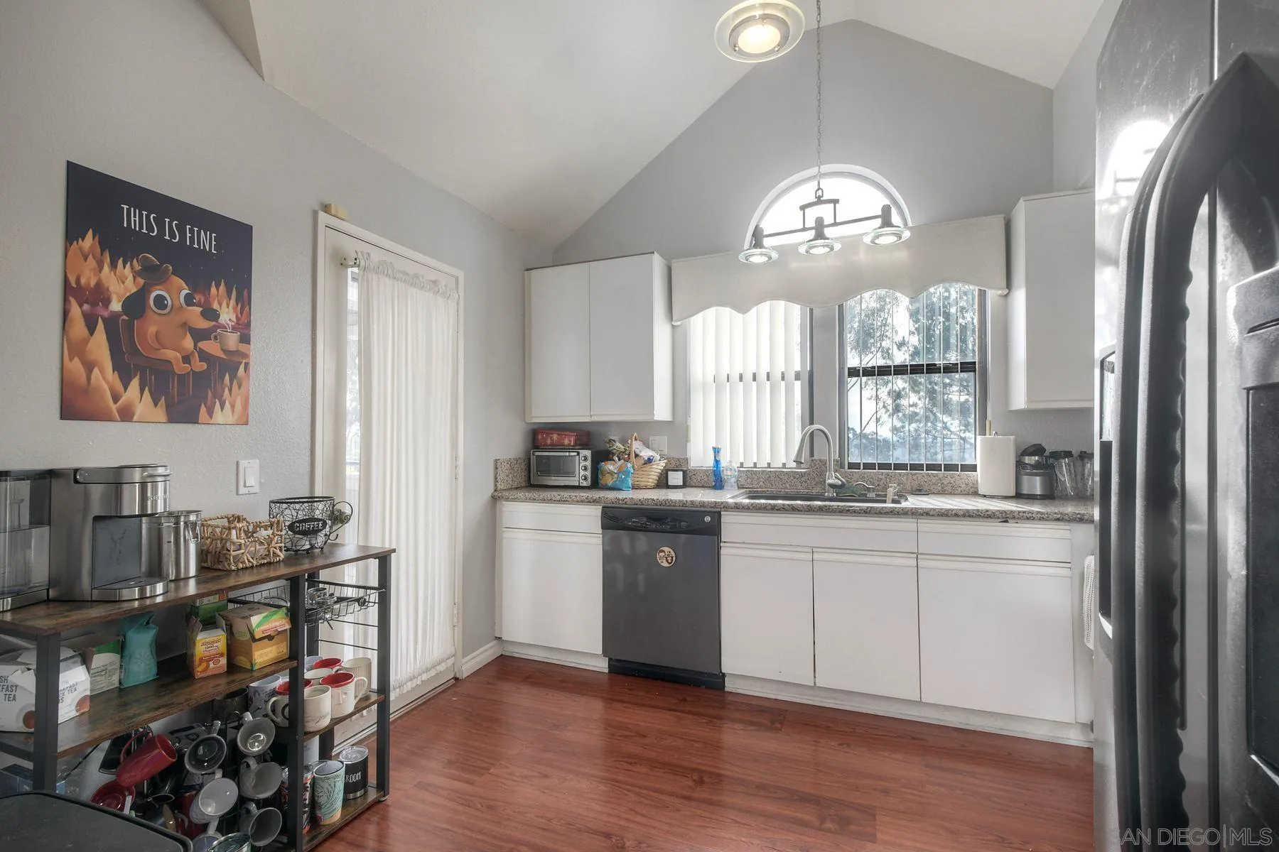 https://cdn.realtyfeed.com/cdn/127/260003390/c81bb34f081c282f3c147e2baa067c81.webp