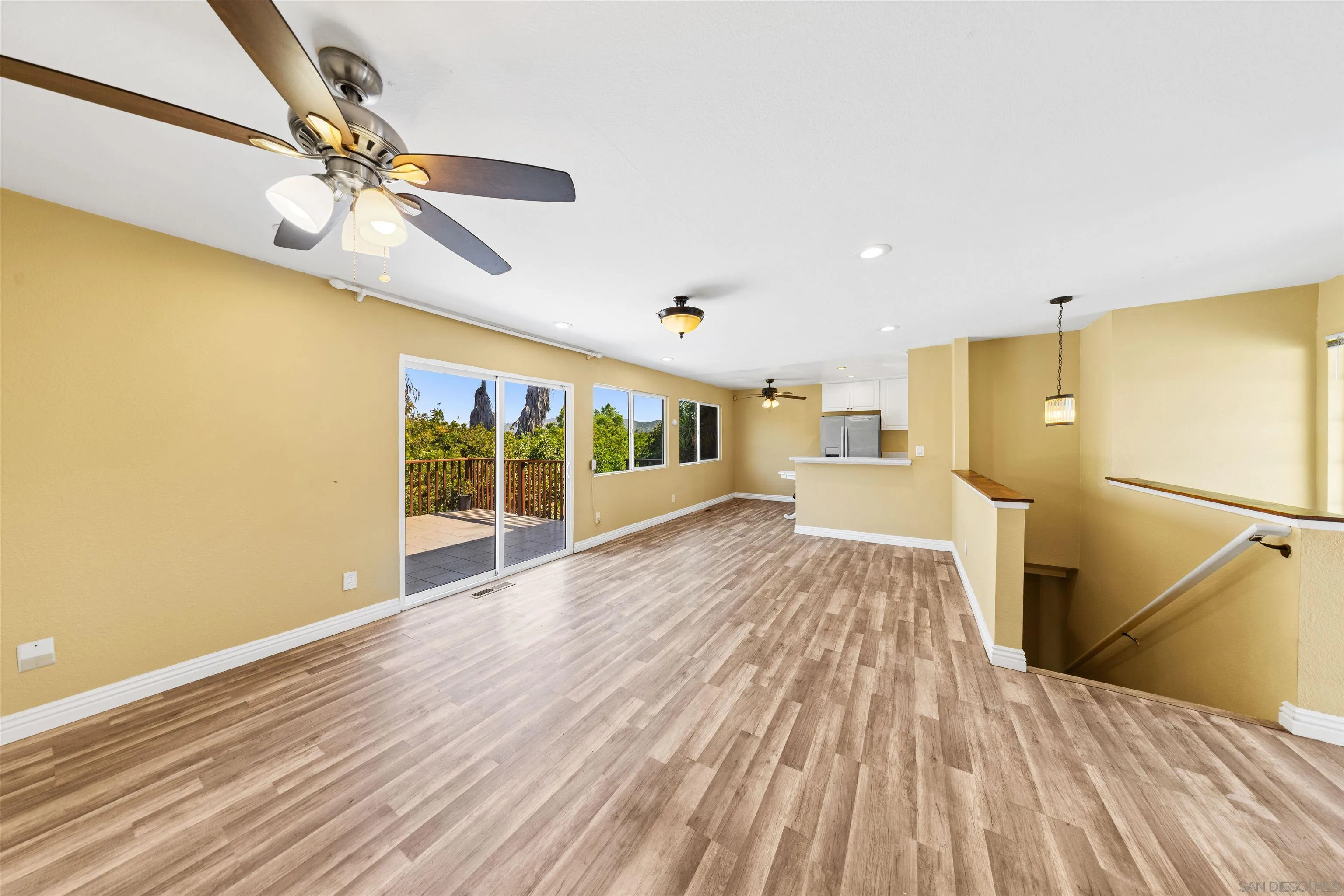 https://cdn.realtyfeed.com/cdn/127/260003393/33e9a893064876f8dd30d5e995467b67.webp