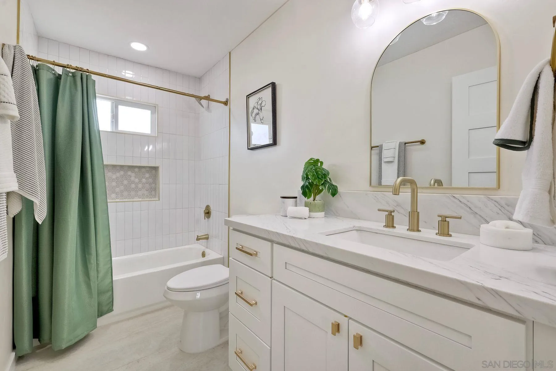 https://cdn.realtyfeed.com/cdn/127/260003396/5f7553688bddf4a29f626b3b843f5ed8.webp
