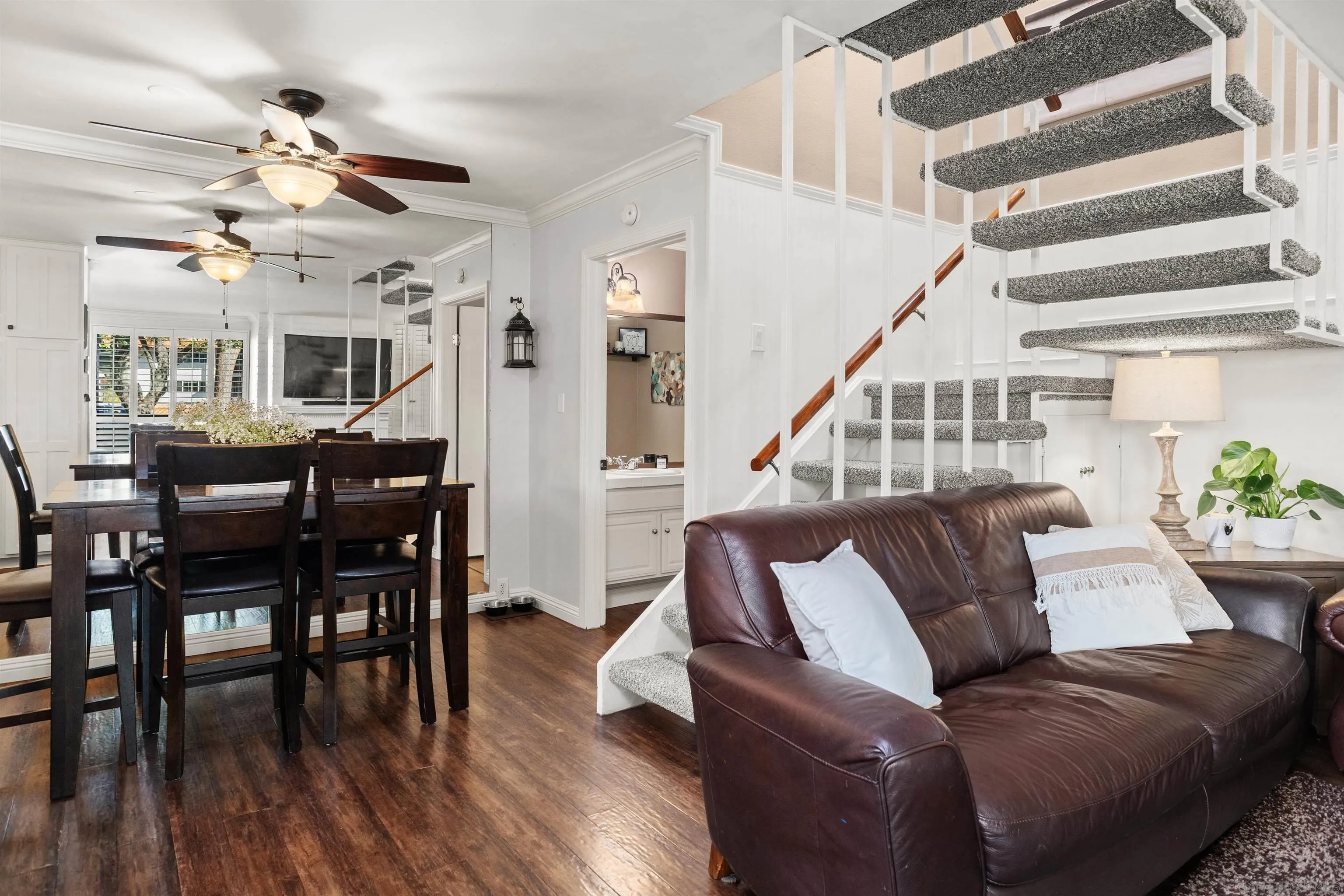 https://cdn.realtyfeed.com/cdn/127/260003398/5d9f584c359897bf849ad295d483cfc1.webp