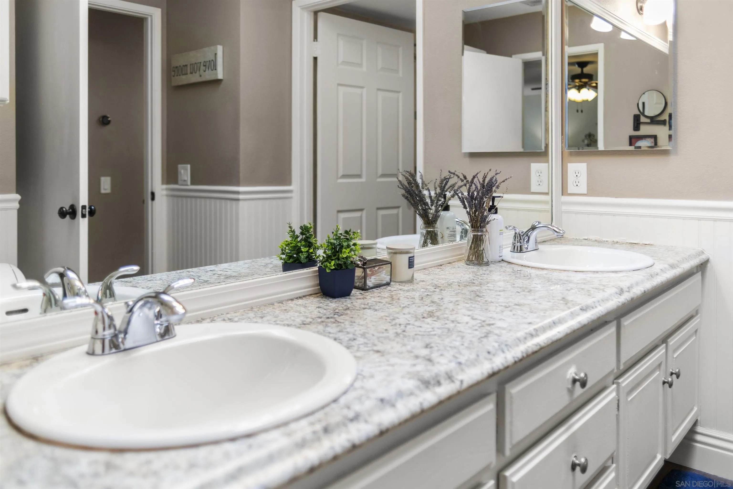 Photo #32: 260003398 Listing: Photo #32