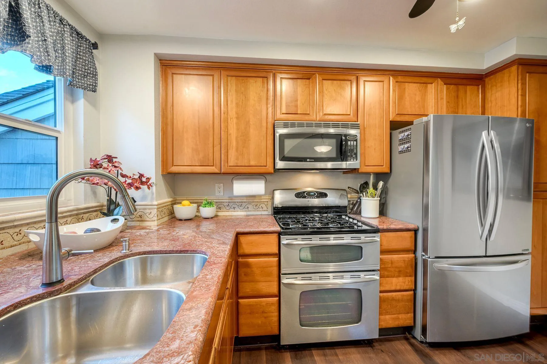 https://cdn.realtyfeed.com/cdn/127/260003399/b1f133ce97be9e8ac81fd74f3354fc12.webp
