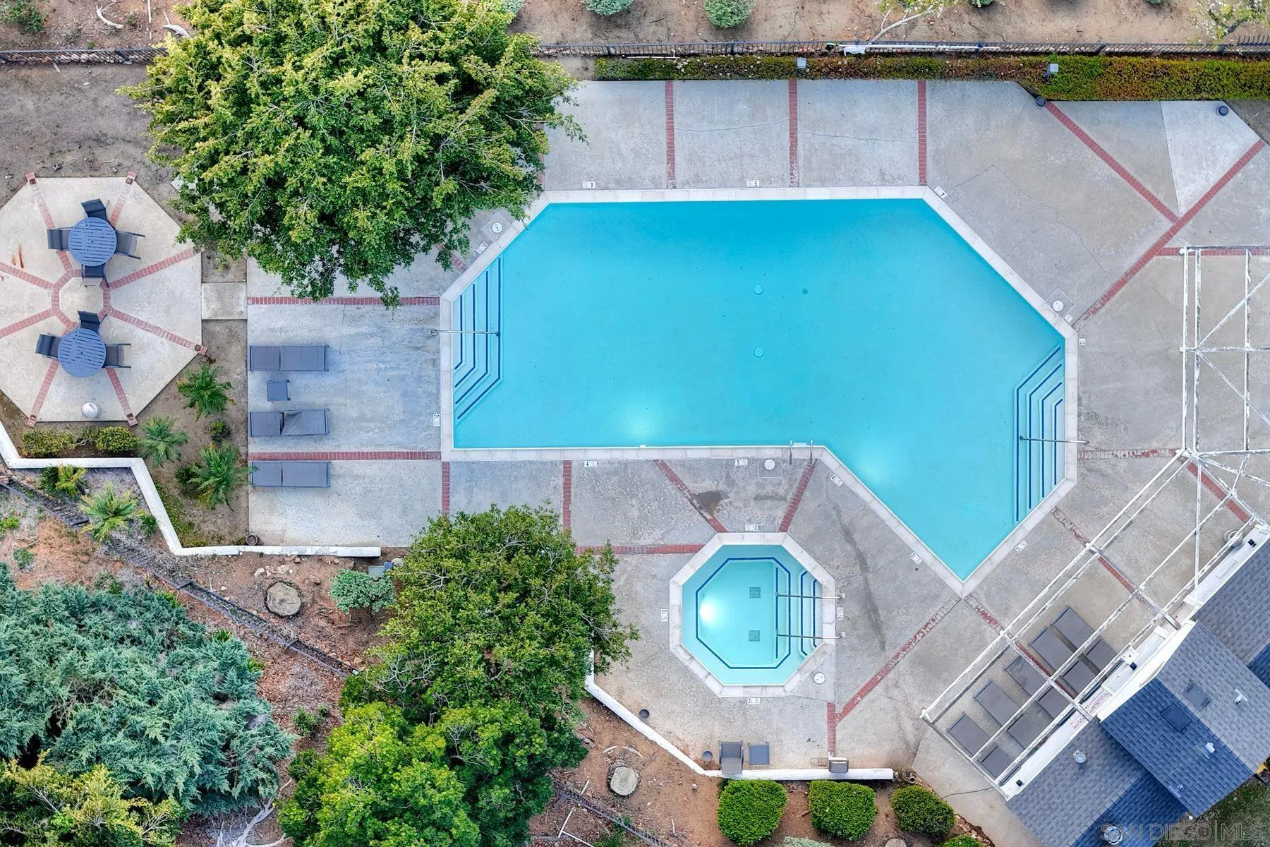 https://cdn.realtyfeed.com/cdn/127/260003399/d35b73603a768f578c1f455177b24d38.webp