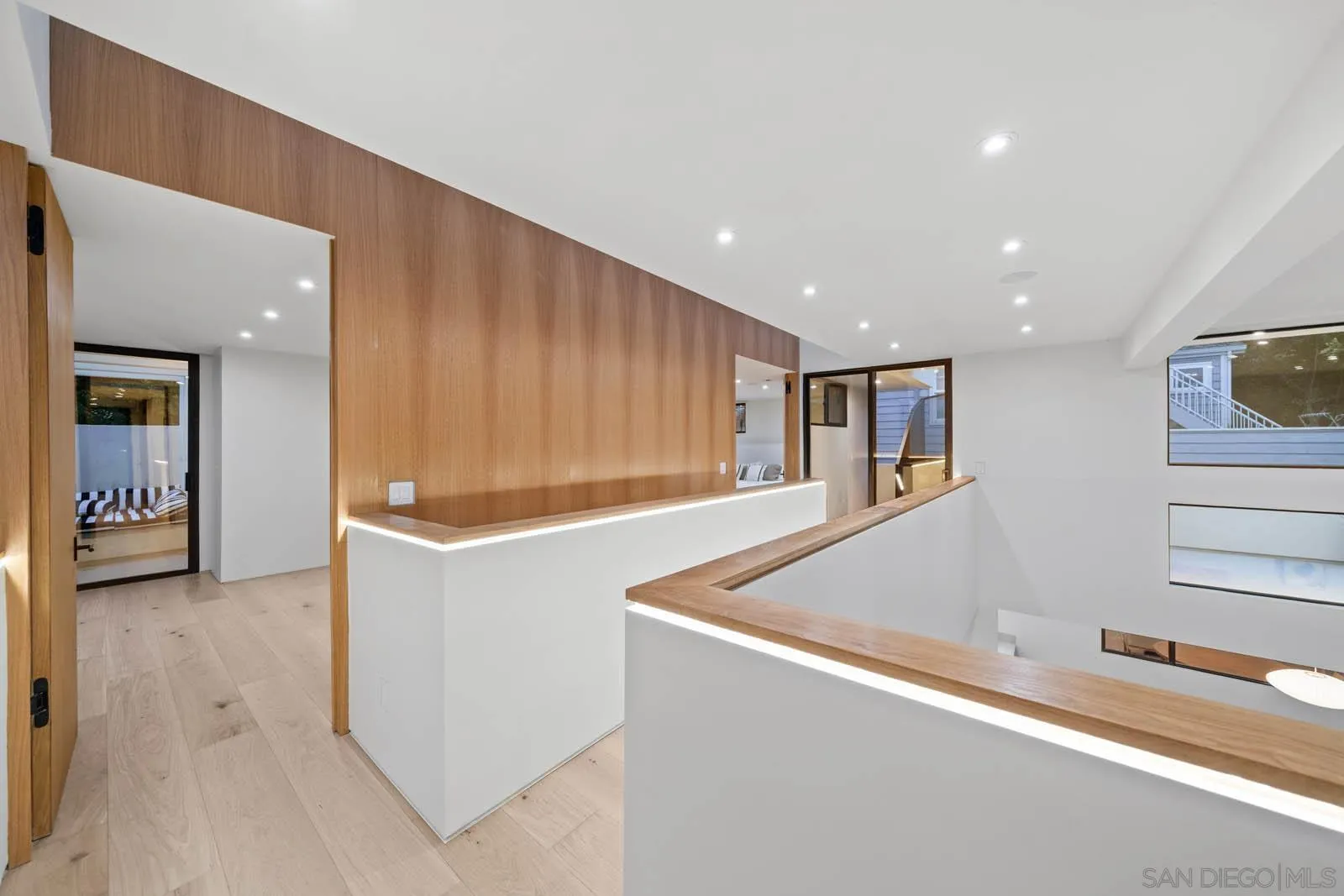 https://cdn.realtyfeed.com/cdn/127/260003401/ee961882e8e349fc29c5f55fdec25461.webp