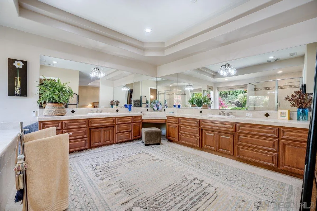 https://cdn.realtyfeed.com/cdn/127/260003405/1b5f3267f694d91733ab1869accd6cbc.webp