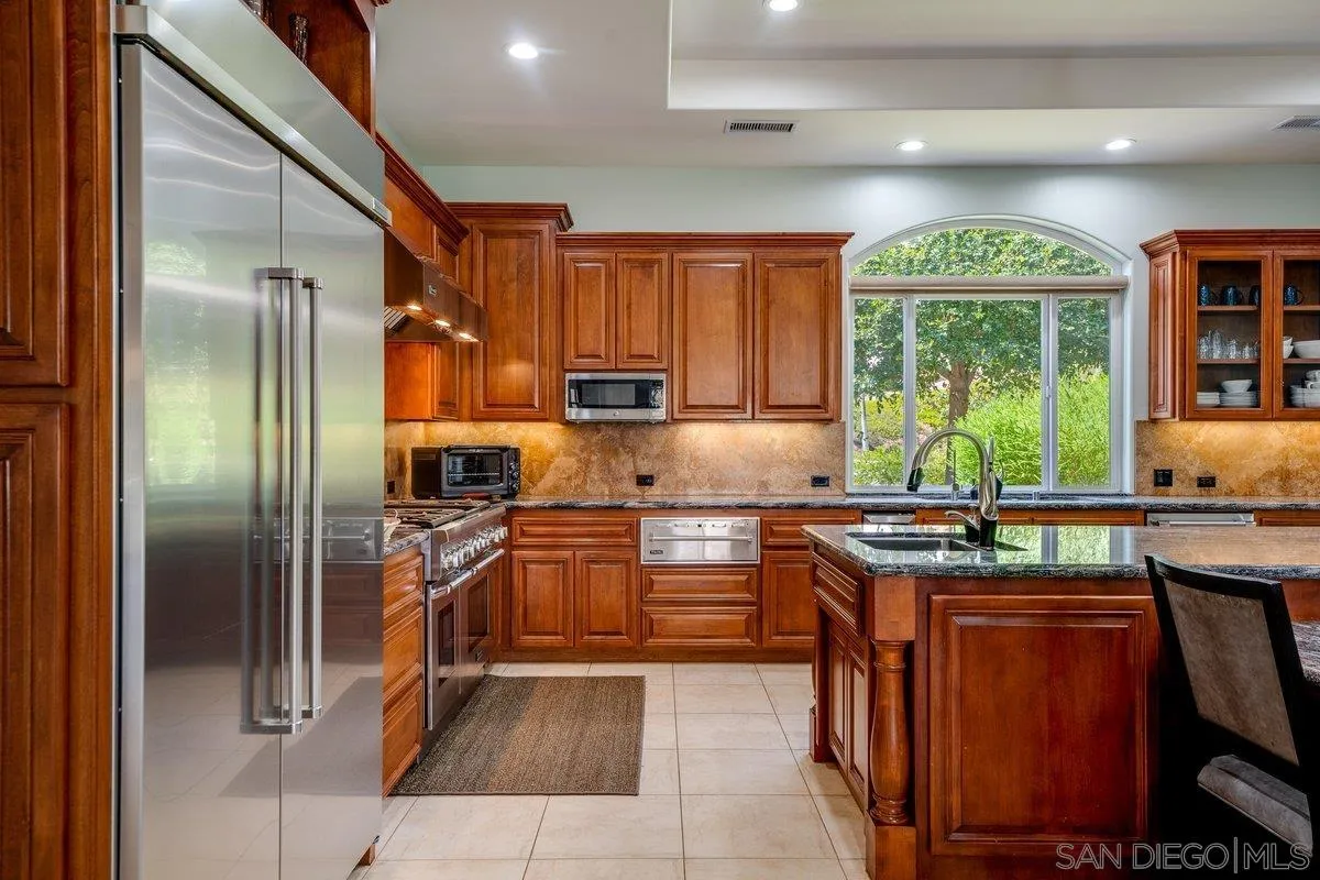 https://cdn.realtyfeed.com/cdn/127/260003405/765808229f1d98298b73cca5dceb8630.webp
