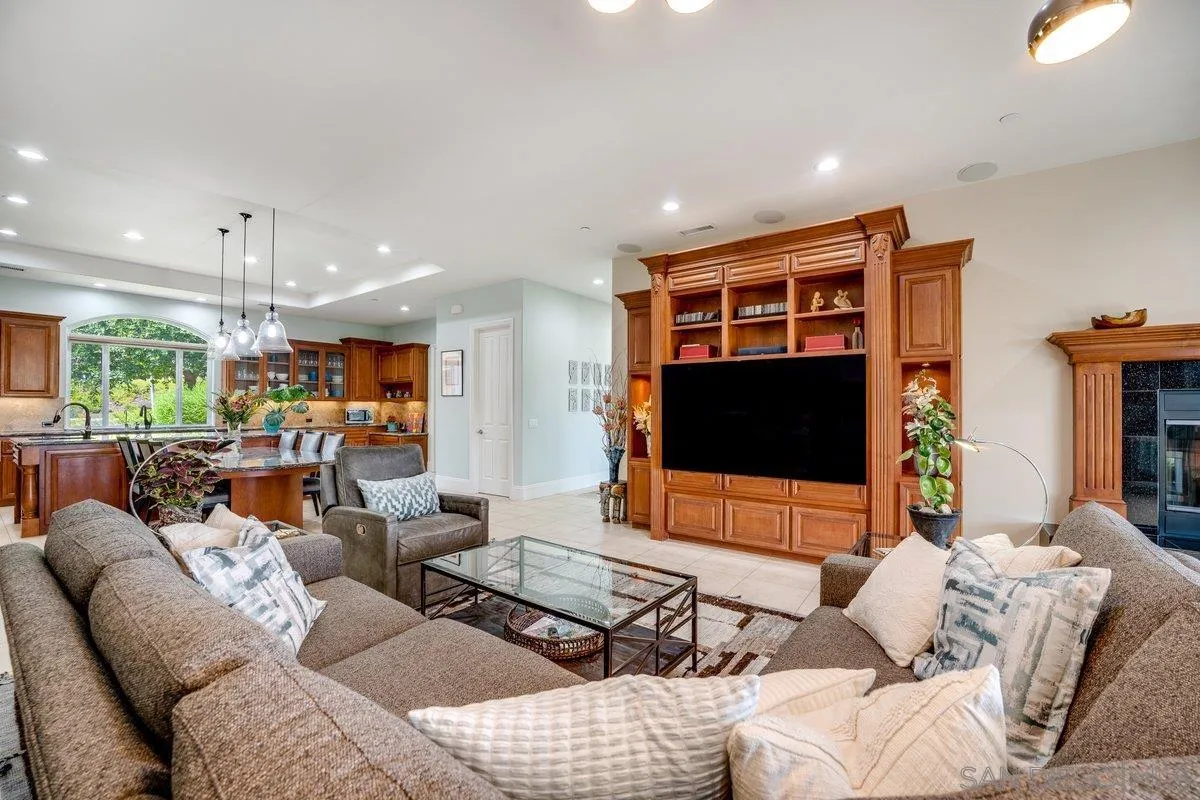 https://cdn.realtyfeed.com/cdn/127/260003405/9ea0ba3770905d7357aae0e733273248.webp