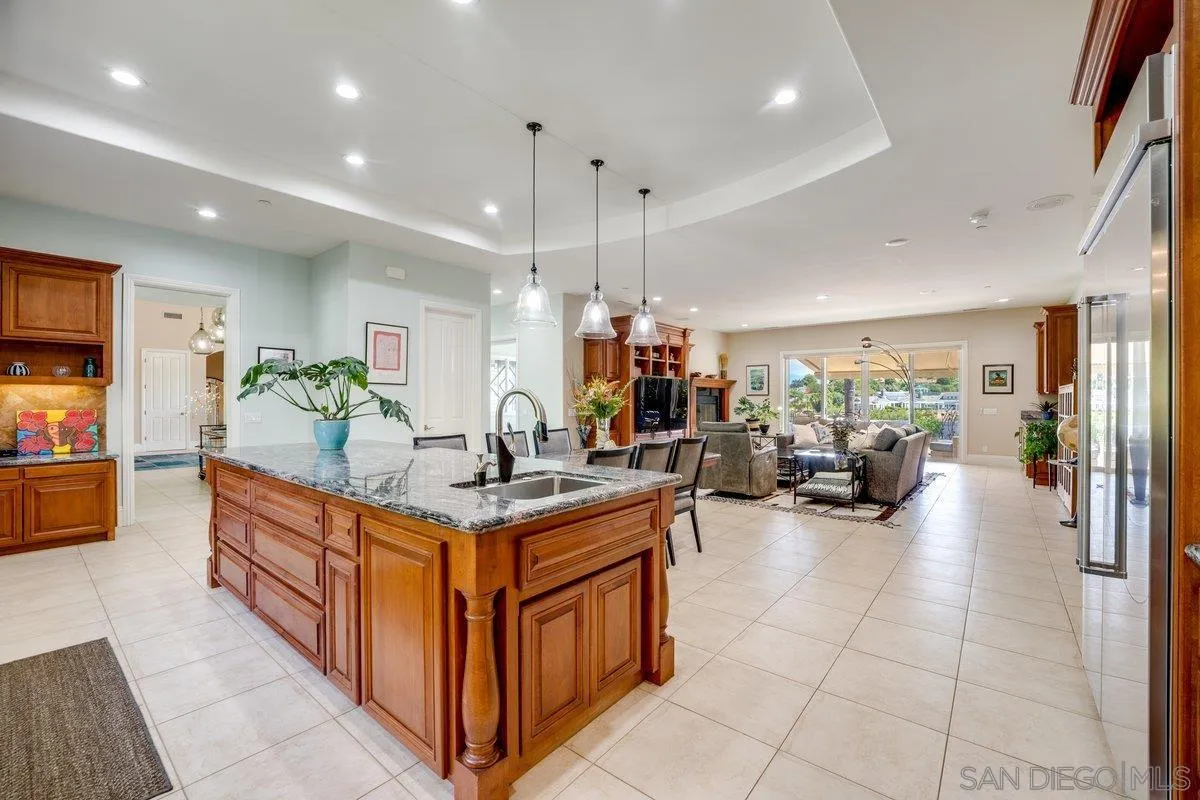 https://cdn.realtyfeed.com/cdn/127/260003405/c018b4f625500db9dcaaa5061265b22e.webp