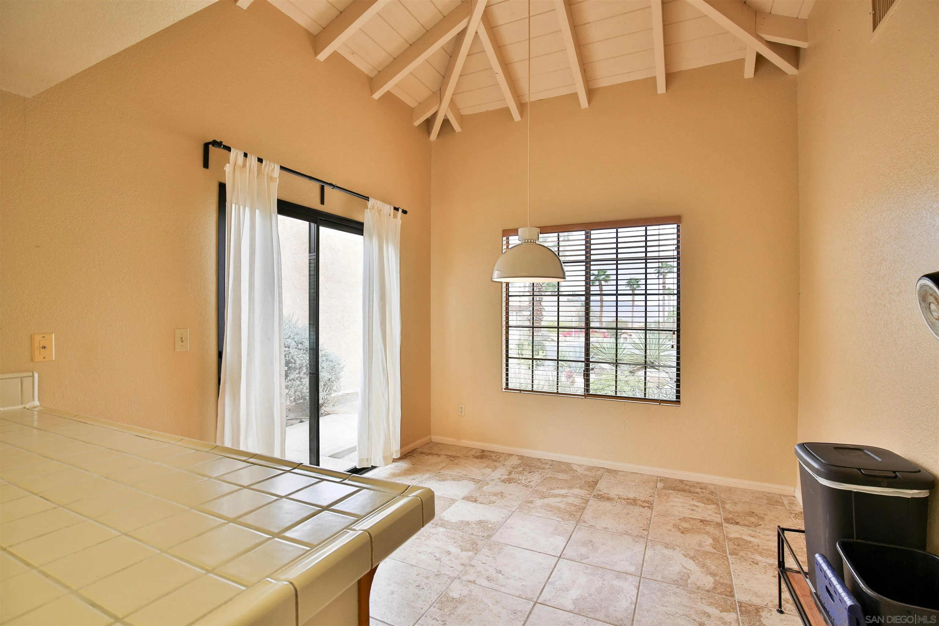 https://cdn.realtyfeed.com/cdn/127/260003407/446781d46e8e47e6ad37c1442773e32f.webp