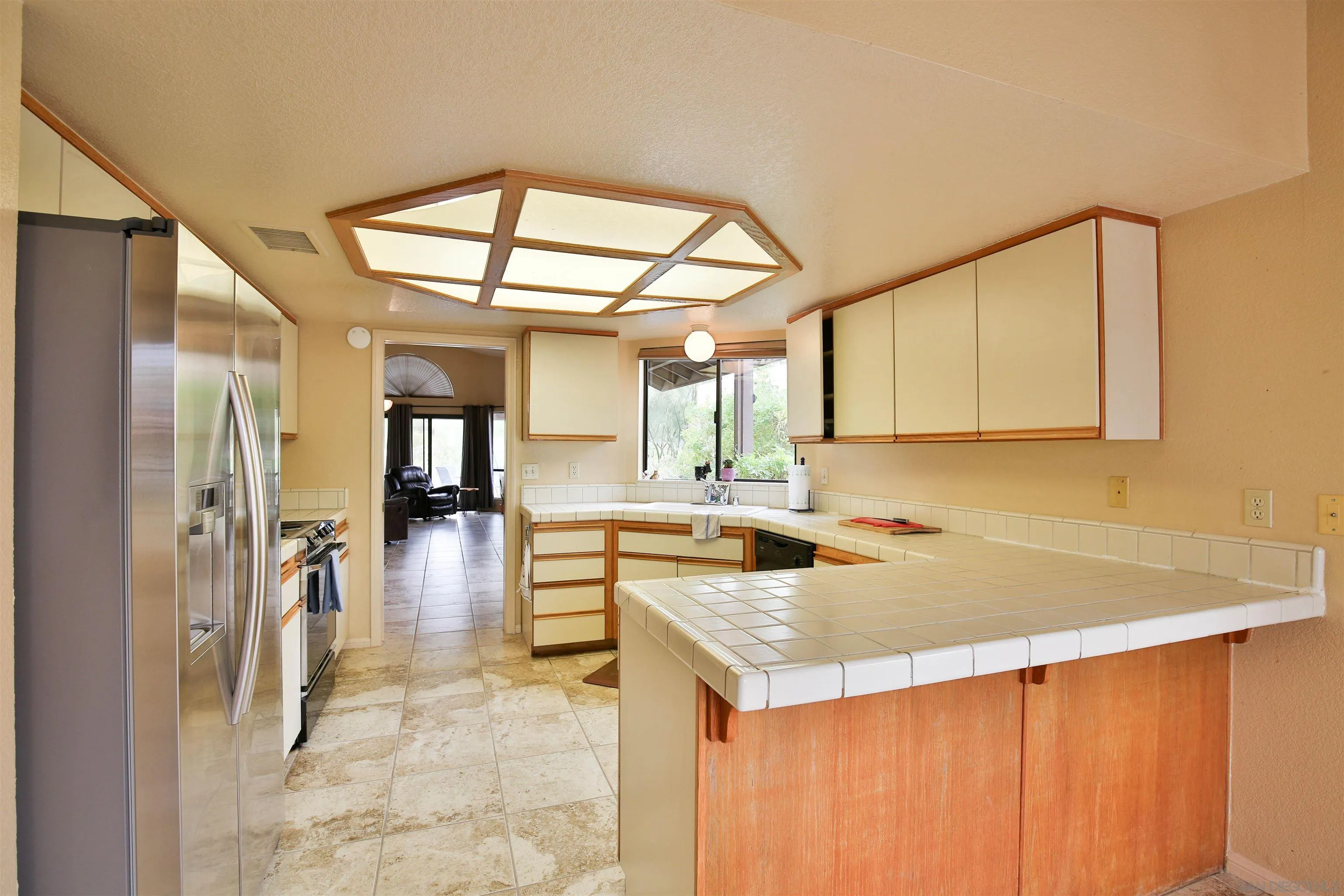 https://cdn.realtyfeed.com/cdn/127/260003407/49ca8f5163e3ca1f5a86a25cadfdcc9d.webp