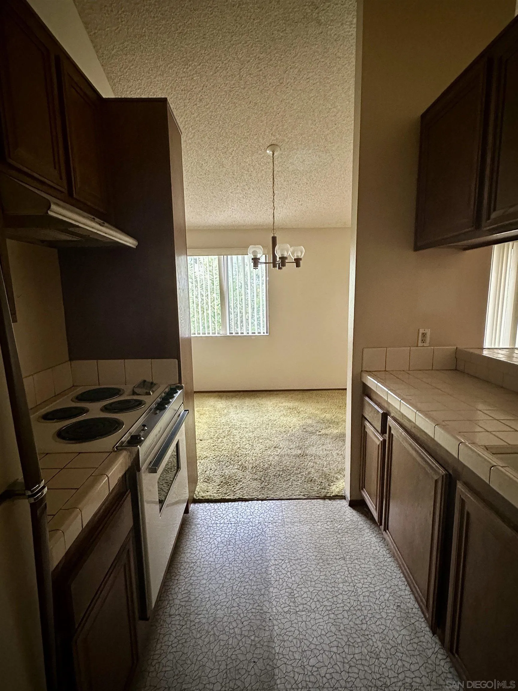 Photo #8: 260003409 Listing: Photo #8