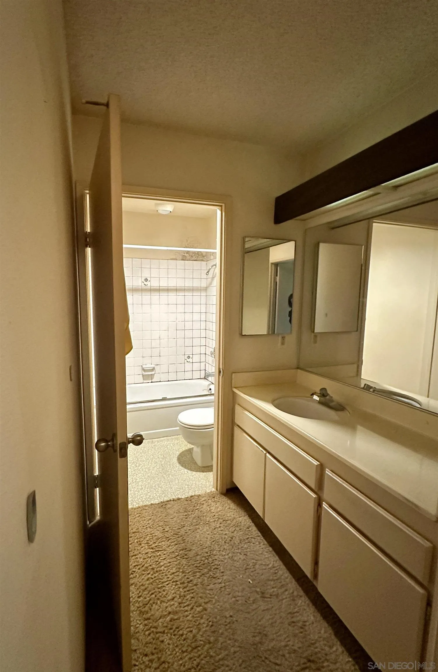 Photo #15: 260003409 Listing: Photo #15