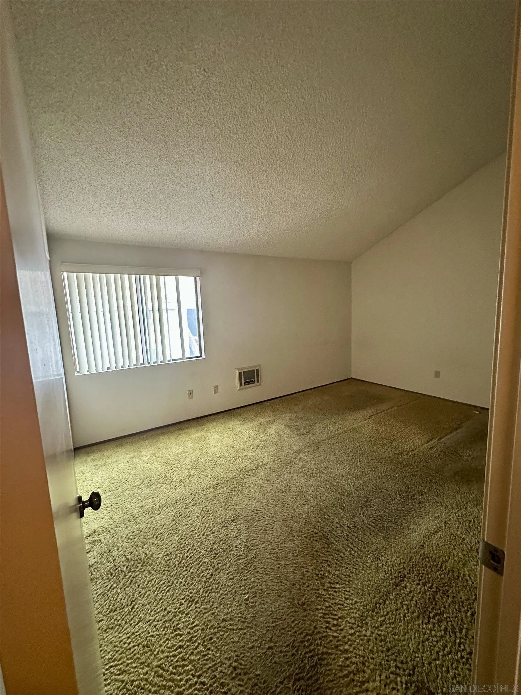 Photo #13: 260003409 Listing: Photo #13