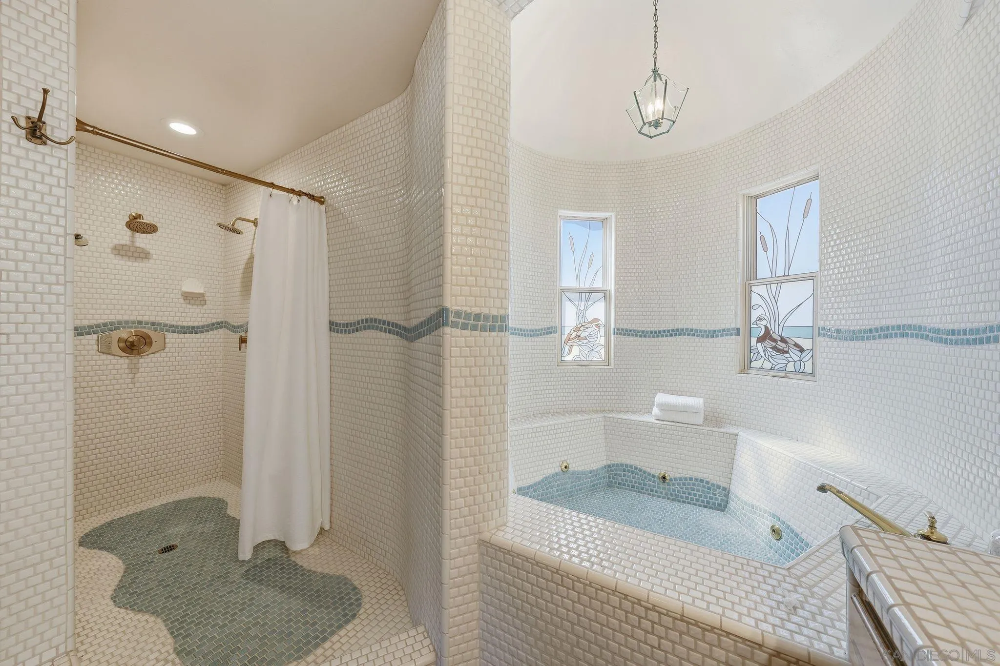 https://cdn.realtyfeed.com/cdn/127/260003414/00db83d6aecc4b7f146390f296645630.webp