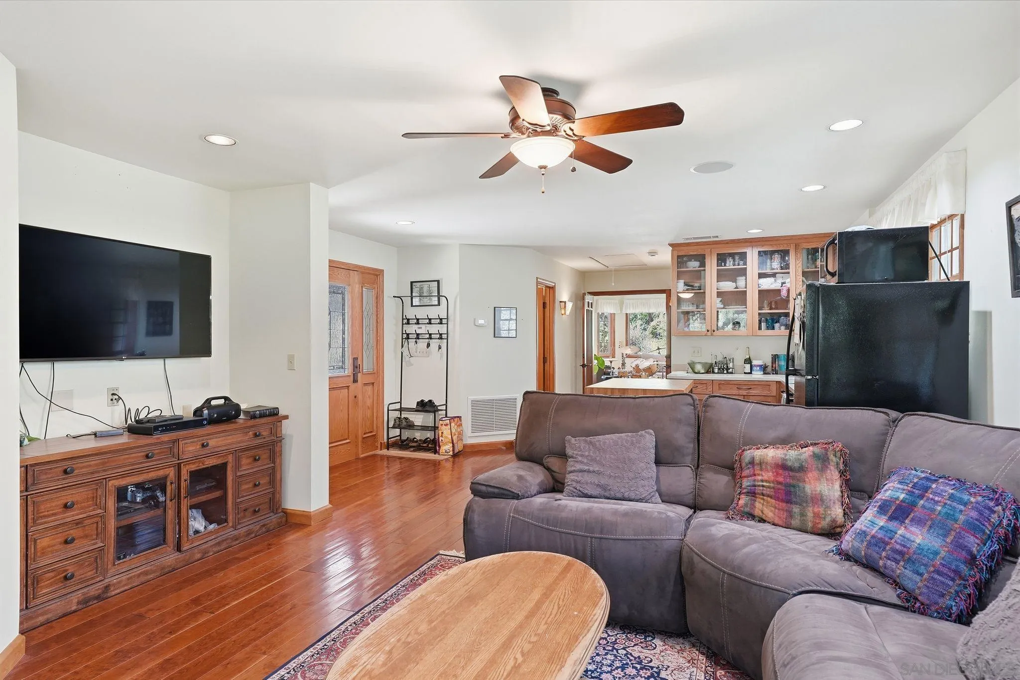 https://cdn.realtyfeed.com/cdn/127/260003414/079e5d82bdd973c167a320bd69427945.webp