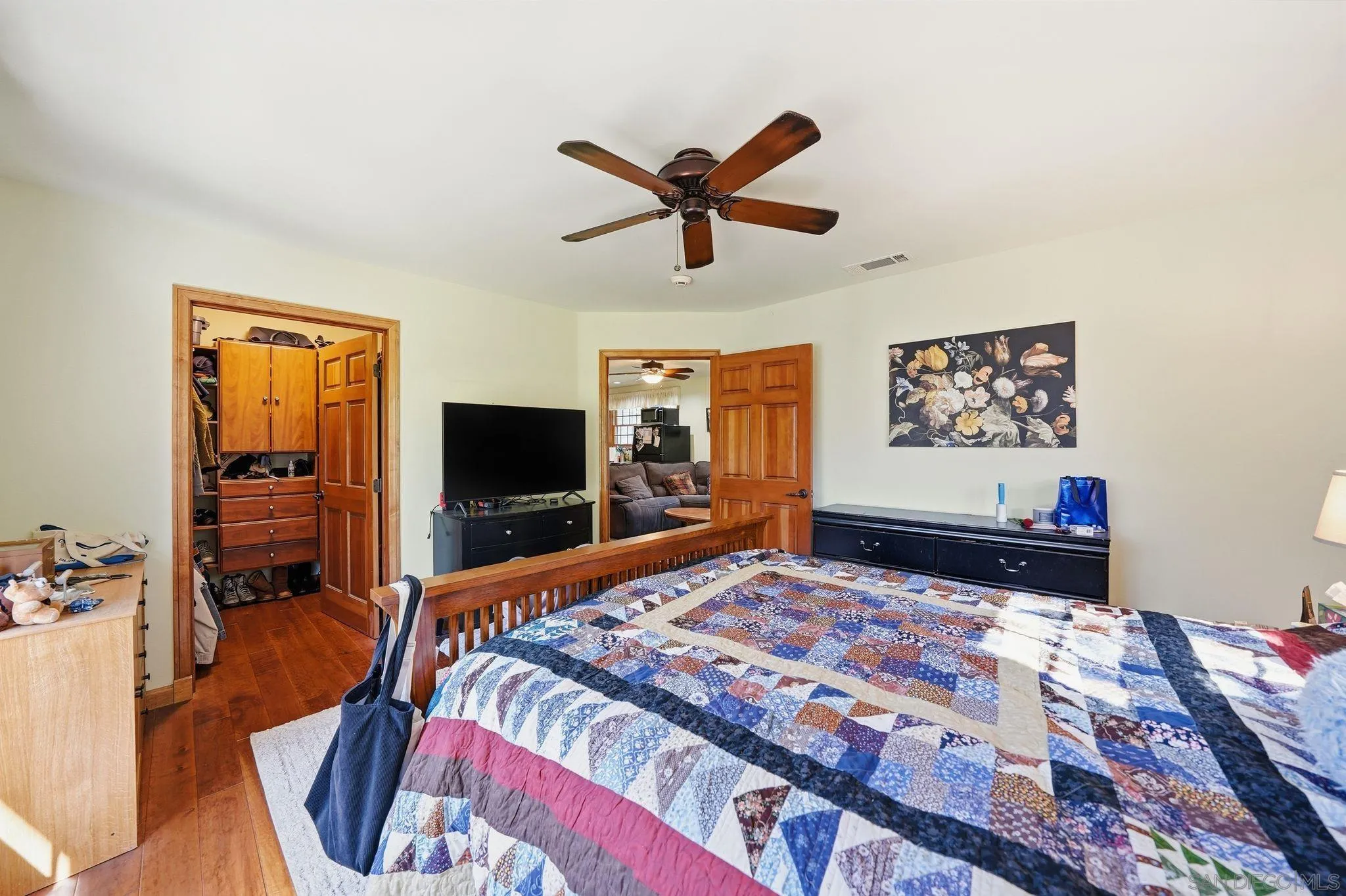 https://cdn.realtyfeed.com/cdn/127/260003414/15a36a6994718d26bd36762f8158272a.webp