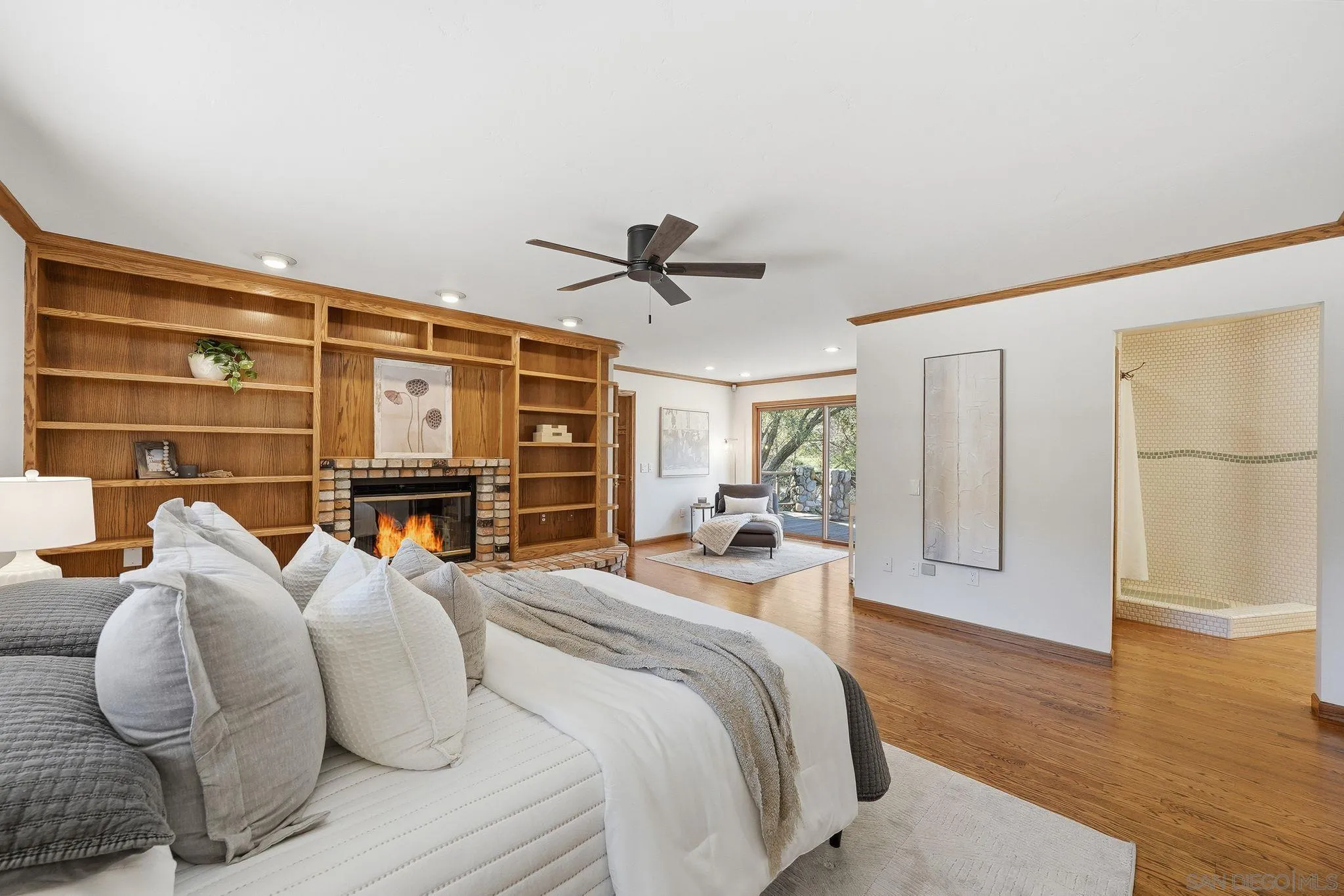 https://cdn.realtyfeed.com/cdn/127/260003414/23c1f45fd3bd8e2ce3784547c577154d.webp