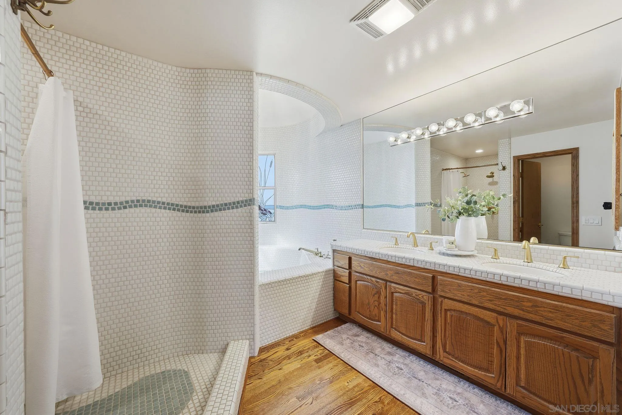 https://cdn.realtyfeed.com/cdn/127/260003414/3dd3e2783fae3388e2a9ae55c8171540.webp