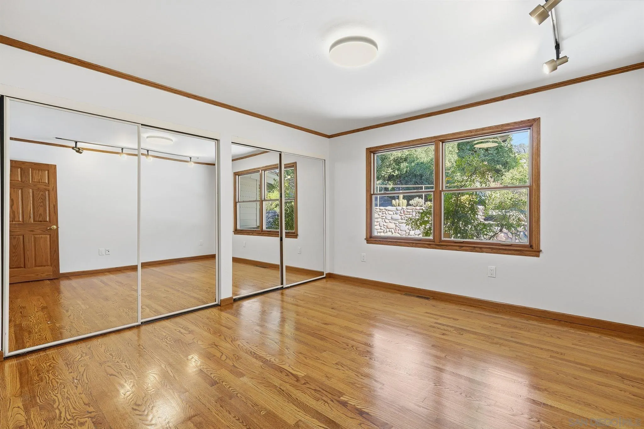 https://cdn.realtyfeed.com/cdn/127/260003414/4386b7d54f55e7e0ce651eb8c96485dc.webp