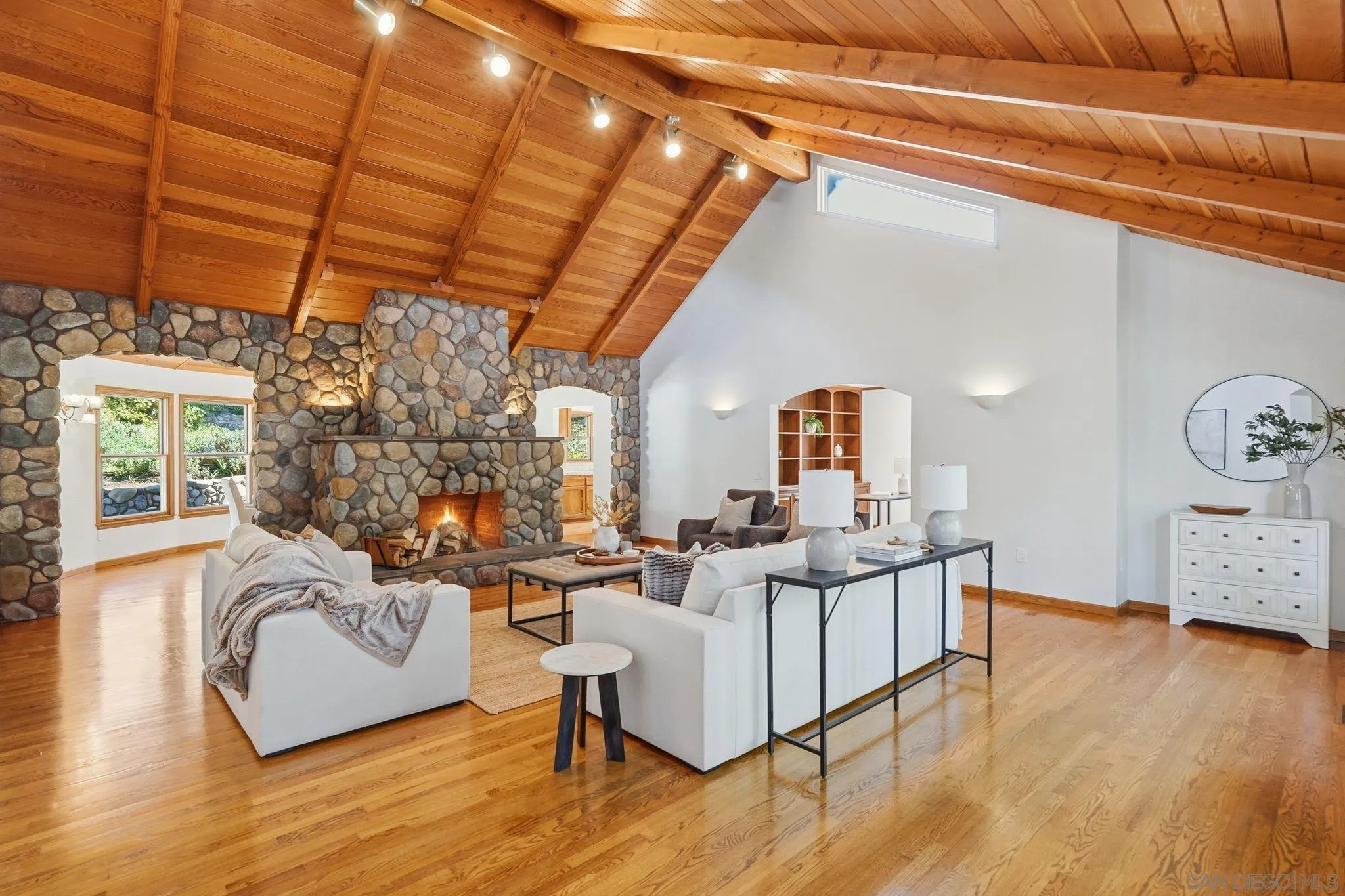 https://cdn.realtyfeed.com/cdn/127/260003414/63a25fae7c48c646a41fa811add96f17.webp