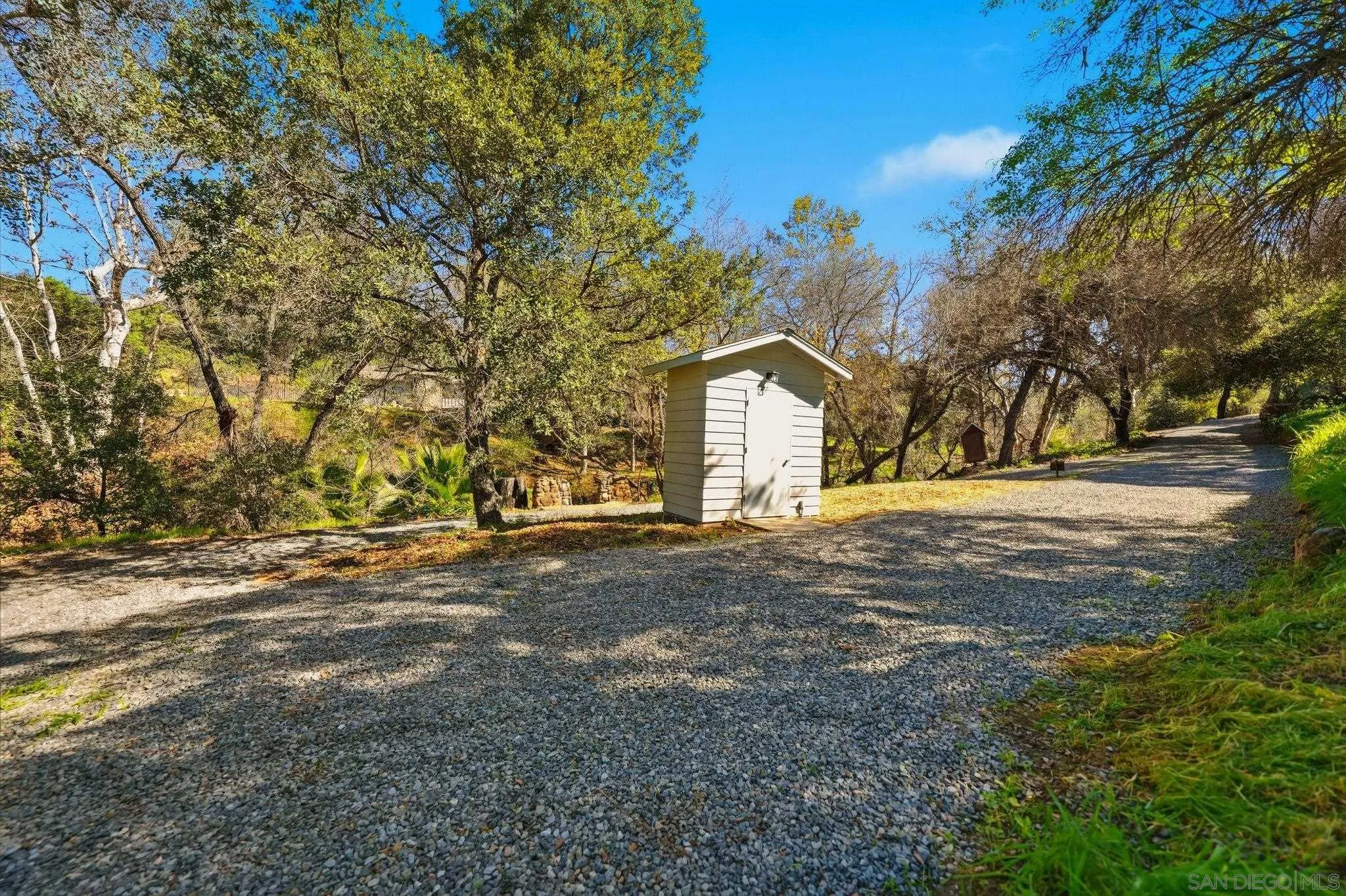 https://cdn.realtyfeed.com/cdn/127/260003414/9bae0bcad32b3ed894f313ae237414e3.webp