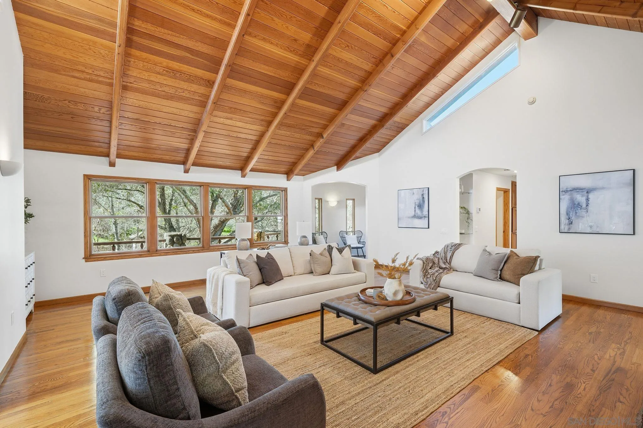 https://cdn.realtyfeed.com/cdn/127/260003414/bcda337bc4557285319ed1a3fe3b5bd0.webp