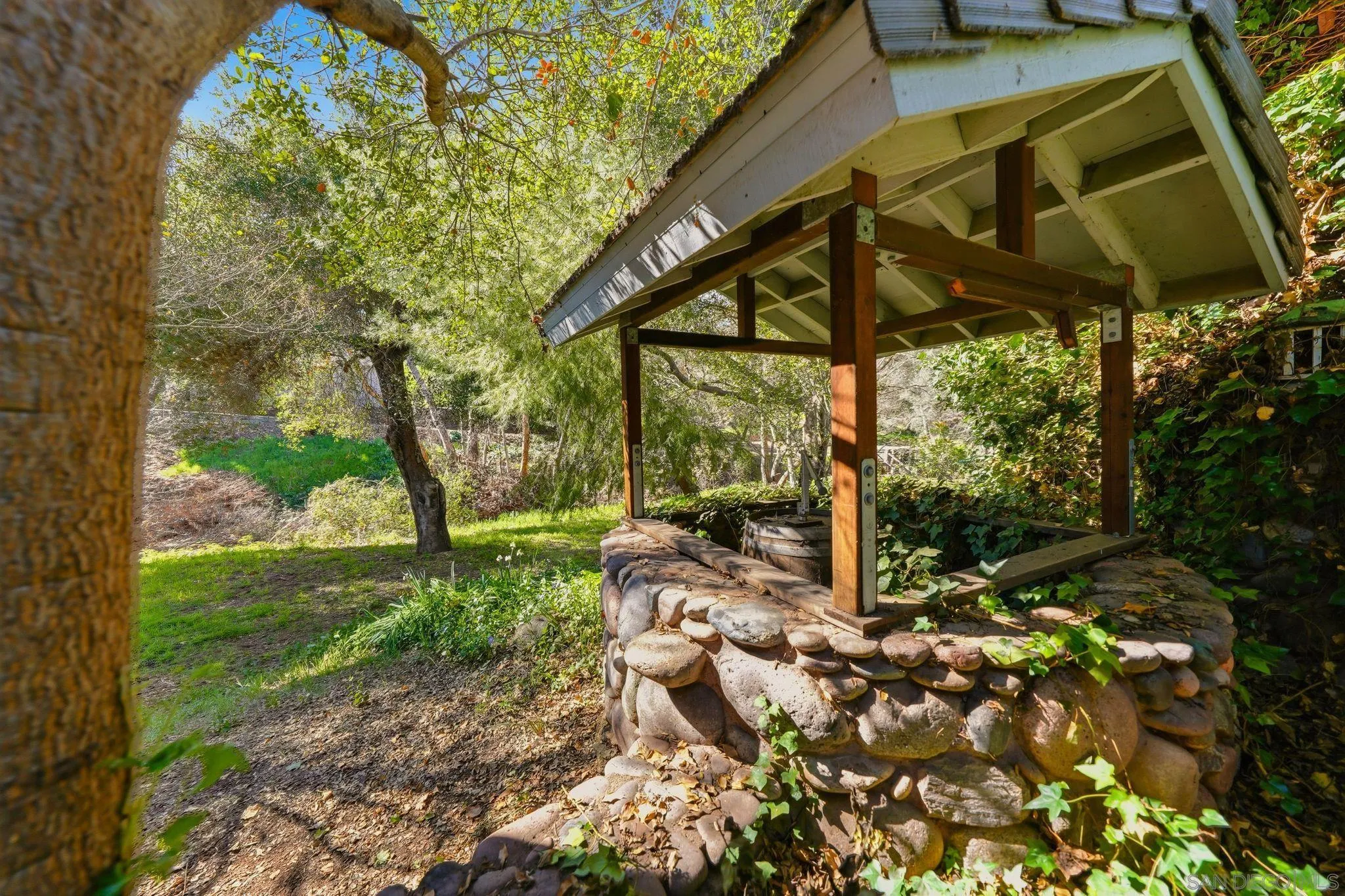 https://cdn.realtyfeed.com/cdn/127/260003414/cf065b061c6216452d41e051815d39b7.webp