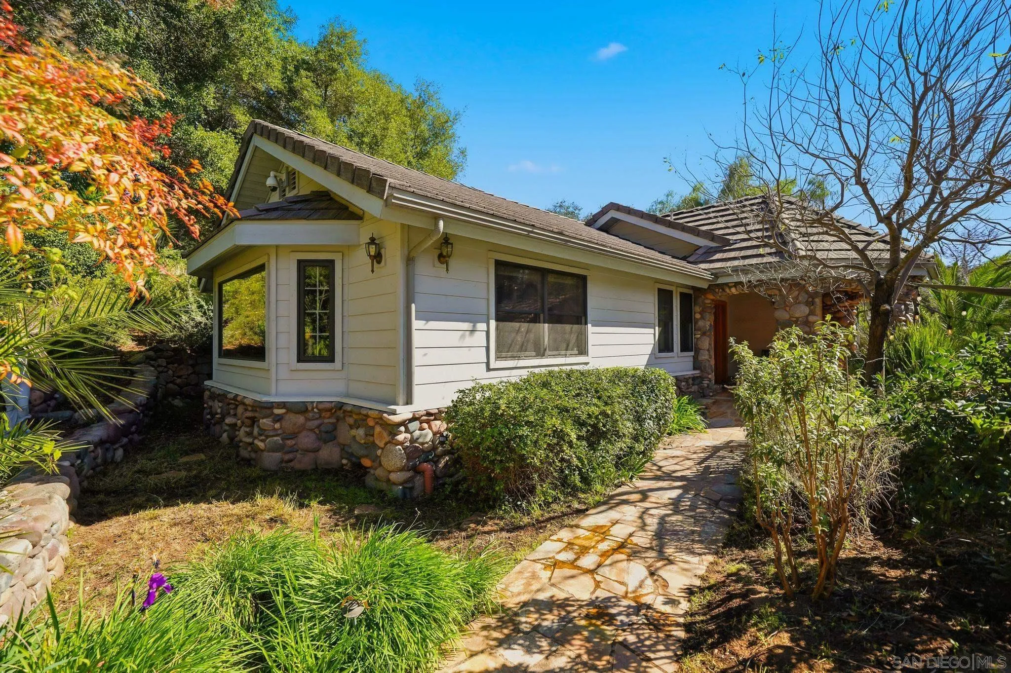 https://cdn.realtyfeed.com/cdn/127/260003414/e978669106d725fbc0d5f6a8196f46e1.webp