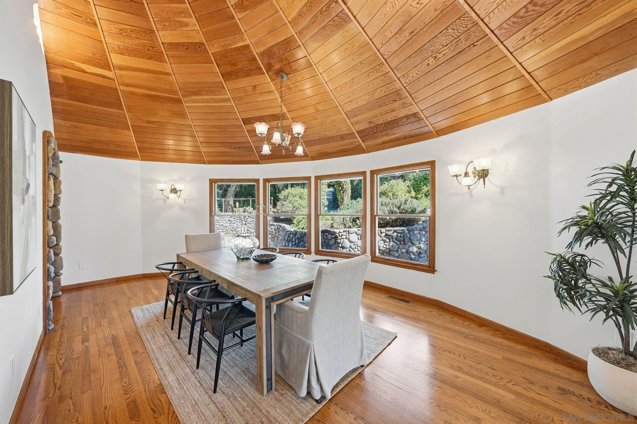 https://cdn.realtyfeed.com/cdn/127/260003414/f054b65a4899e725adcb1b7c5b9a2545.webp