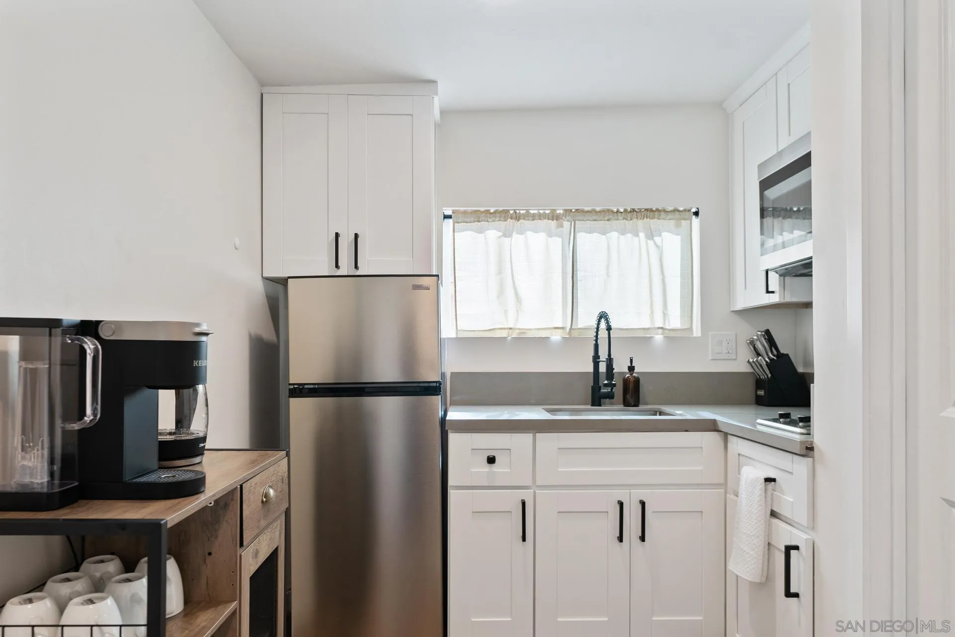https://cdn.realtyfeed.com/cdn/127/260003422/1006e1a78c215a194f536a1d12cb056e.webp