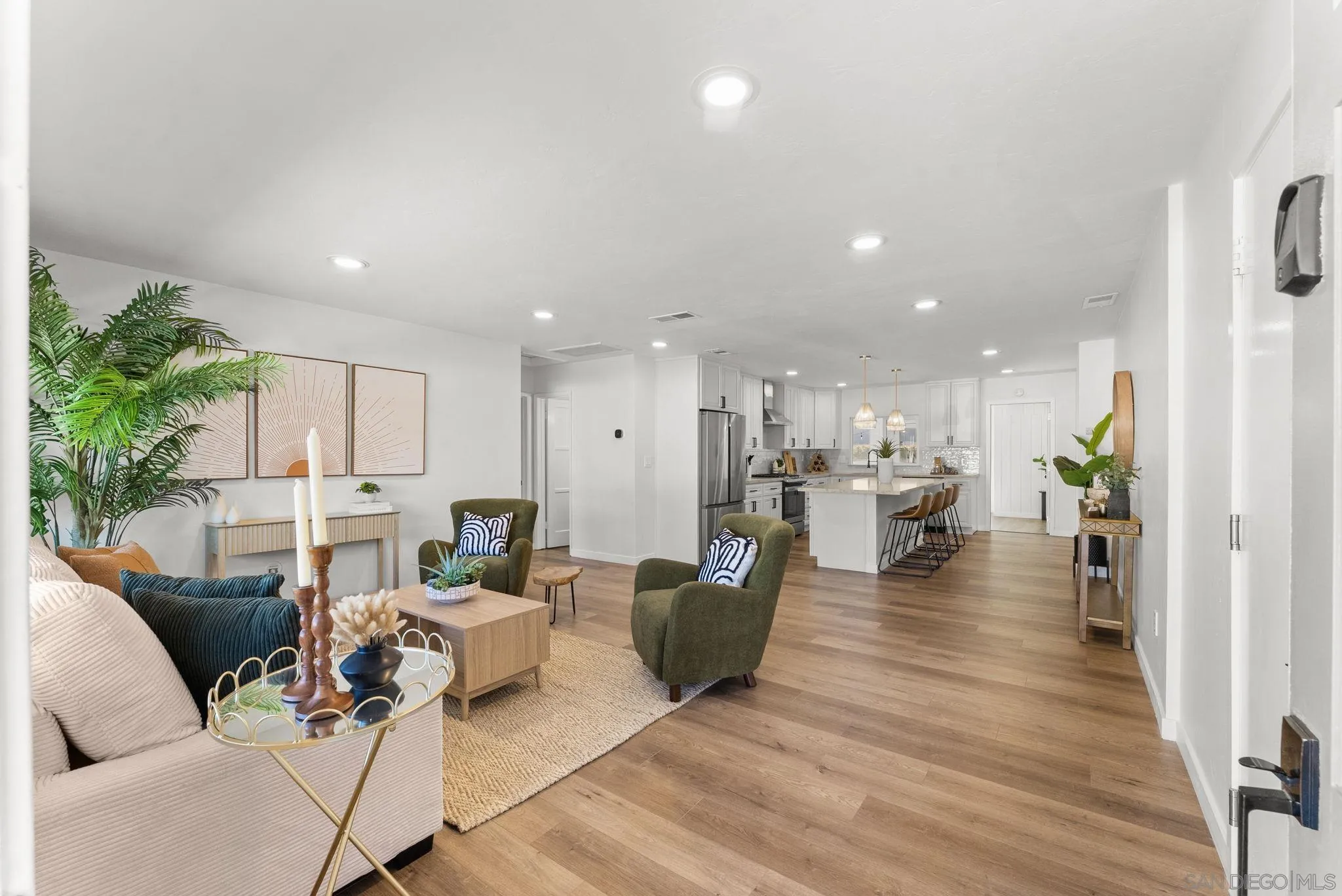 https://cdn.realtyfeed.com/cdn/127/260003422/10215bde3f1d30b47c99d63e4130b3ba.webp