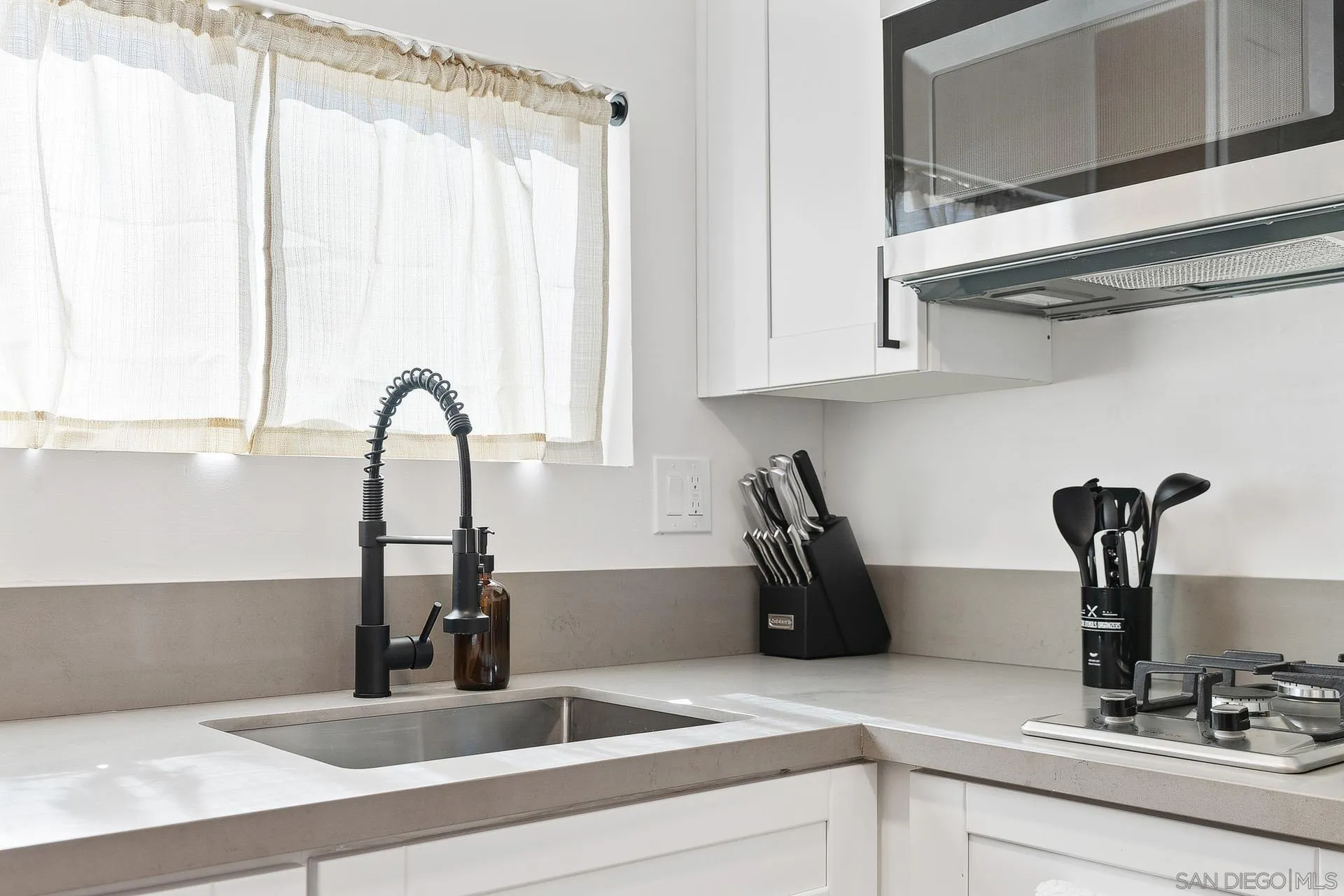 https://cdn.realtyfeed.com/cdn/127/260003422/13dfadd9783770dca235cf5919defcc0.webp