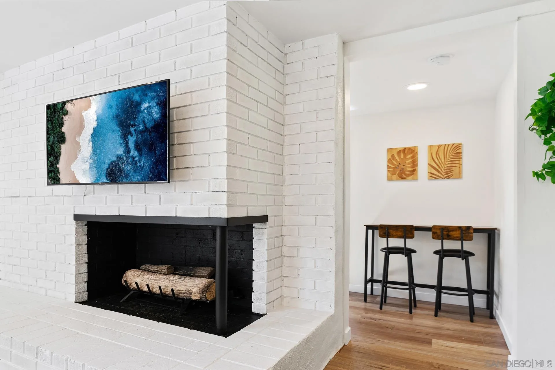 https://cdn.realtyfeed.com/cdn/127/260003422/176b62065d975ee8b98b92e37a59e557.webp