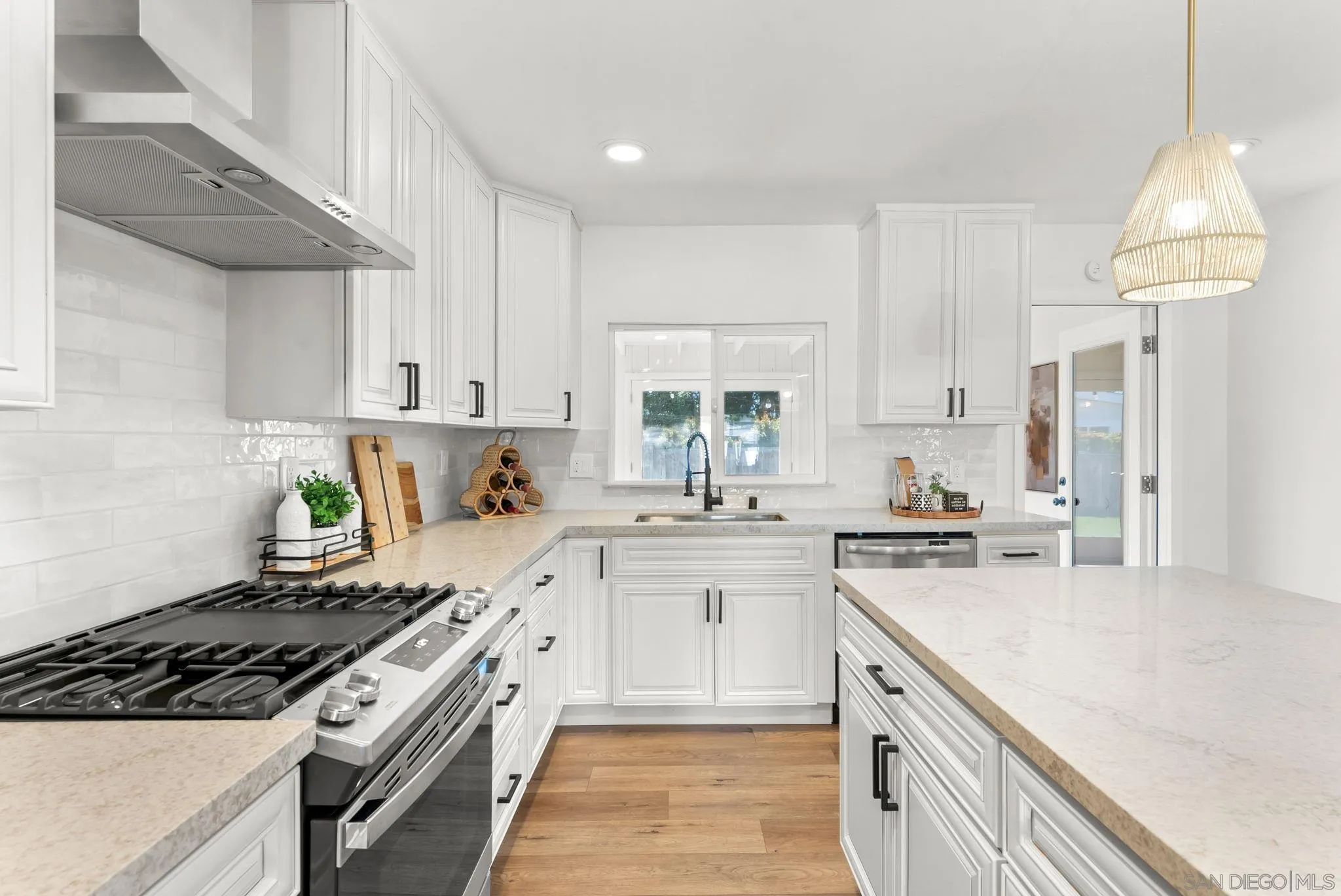 https://cdn.realtyfeed.com/cdn/127/260003422/2a3061028c1fb0e4c5b42c8e25d48628.webp