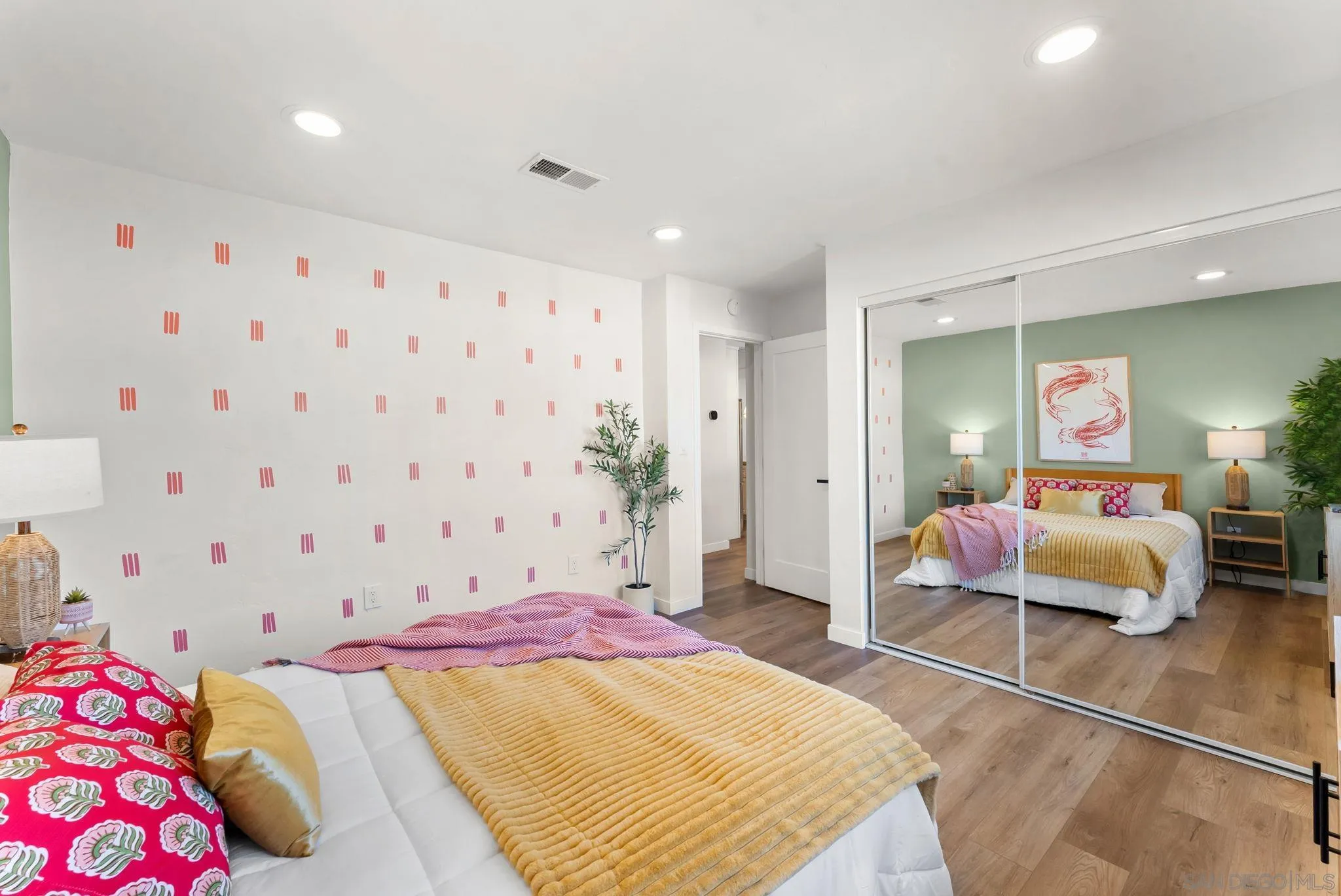 https://cdn.realtyfeed.com/cdn/127/260003422/35e0a6c80e3d15d5e38e5a10932e5bd0.webp
