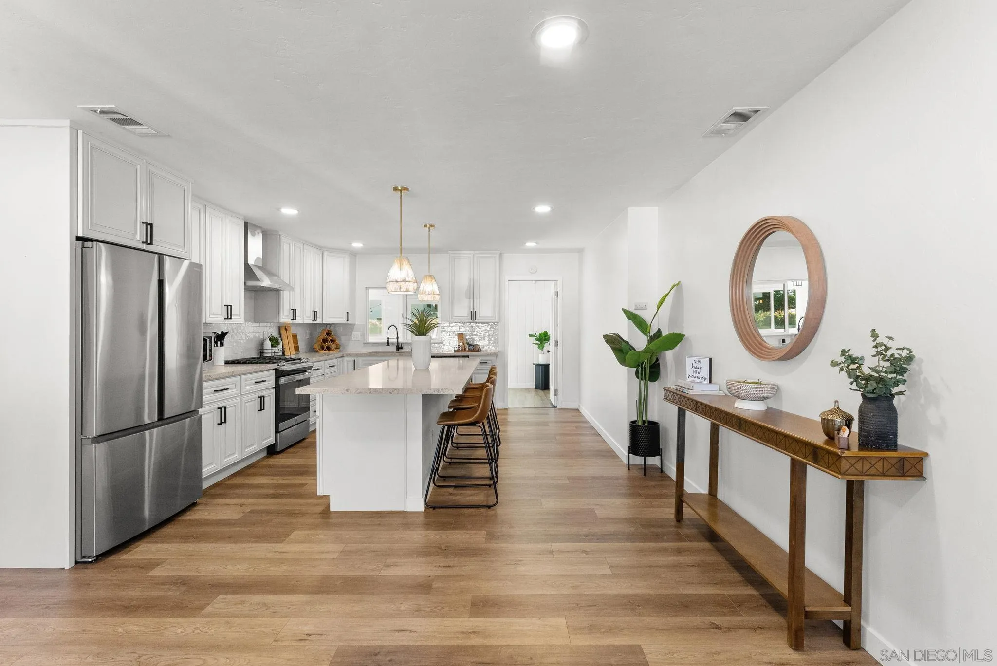 https://cdn.realtyfeed.com/cdn/127/260003422/4a4682916380b8006d17fa64d8407aeb.webp