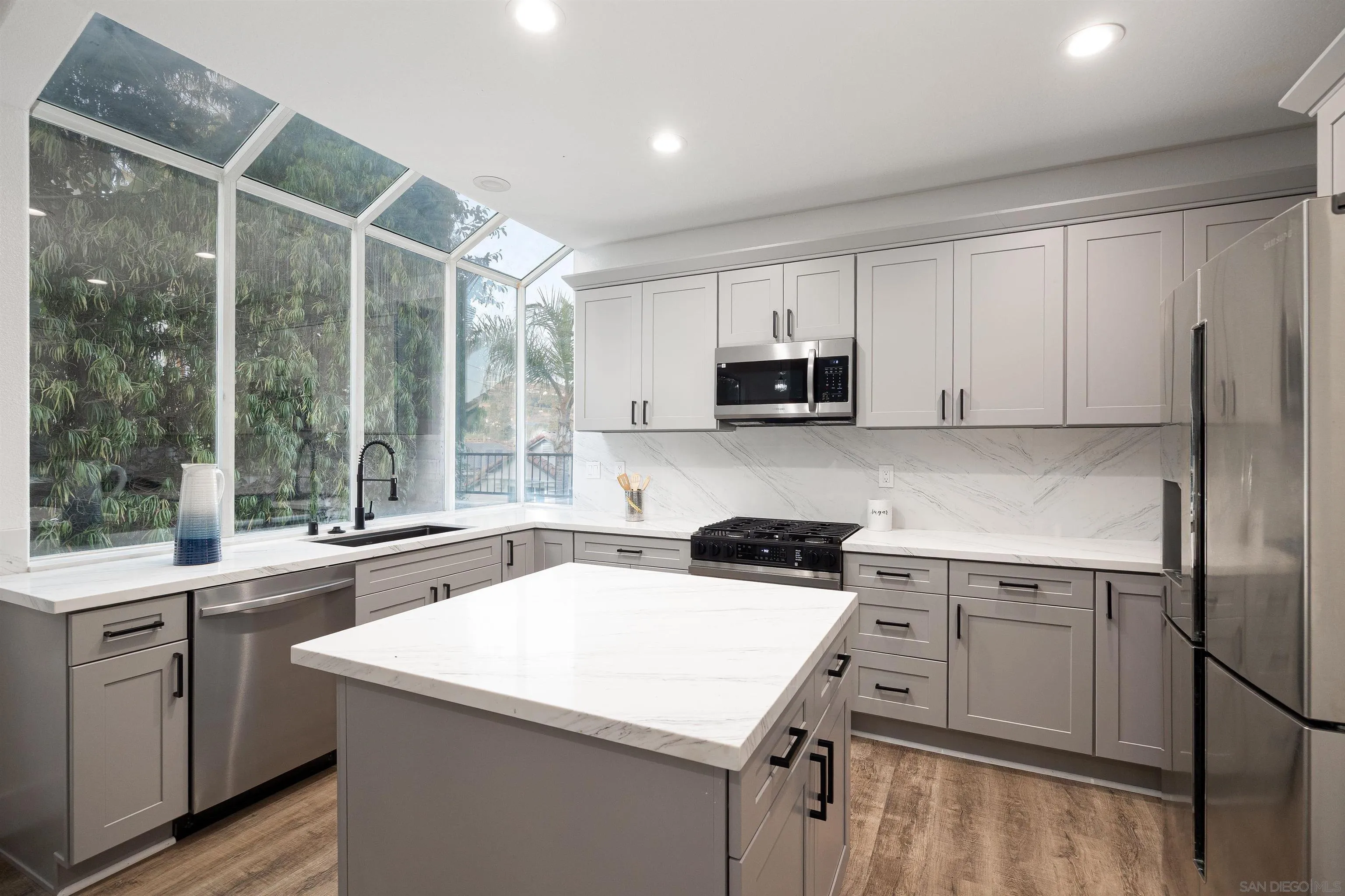 https://cdn.realtyfeed.com/cdn/127/260003424/0d35d7aeba6c1f309e3483413c33368a.webp