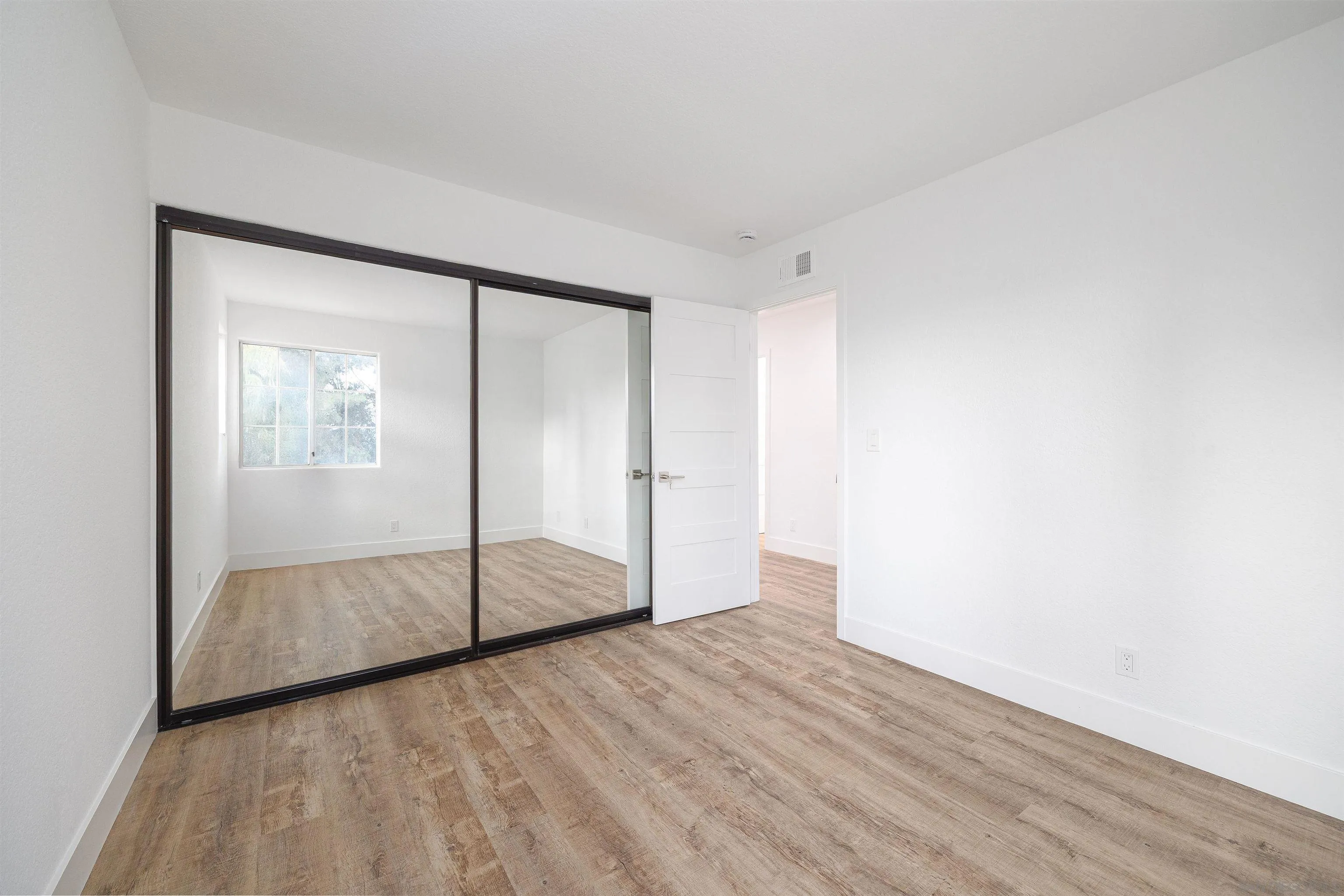 https://cdn.realtyfeed.com/cdn/127/260003424/a1e3795701f17808c893076261c8dd94.webp