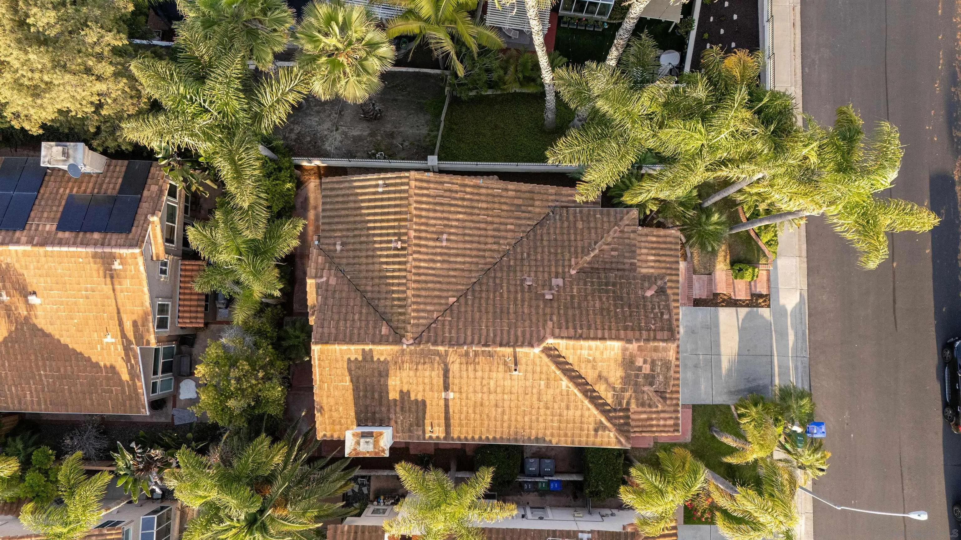 https://cdn.realtyfeed.com/cdn/127/260003424/ead96786e49c31431a6efb143a1c7a63.webp