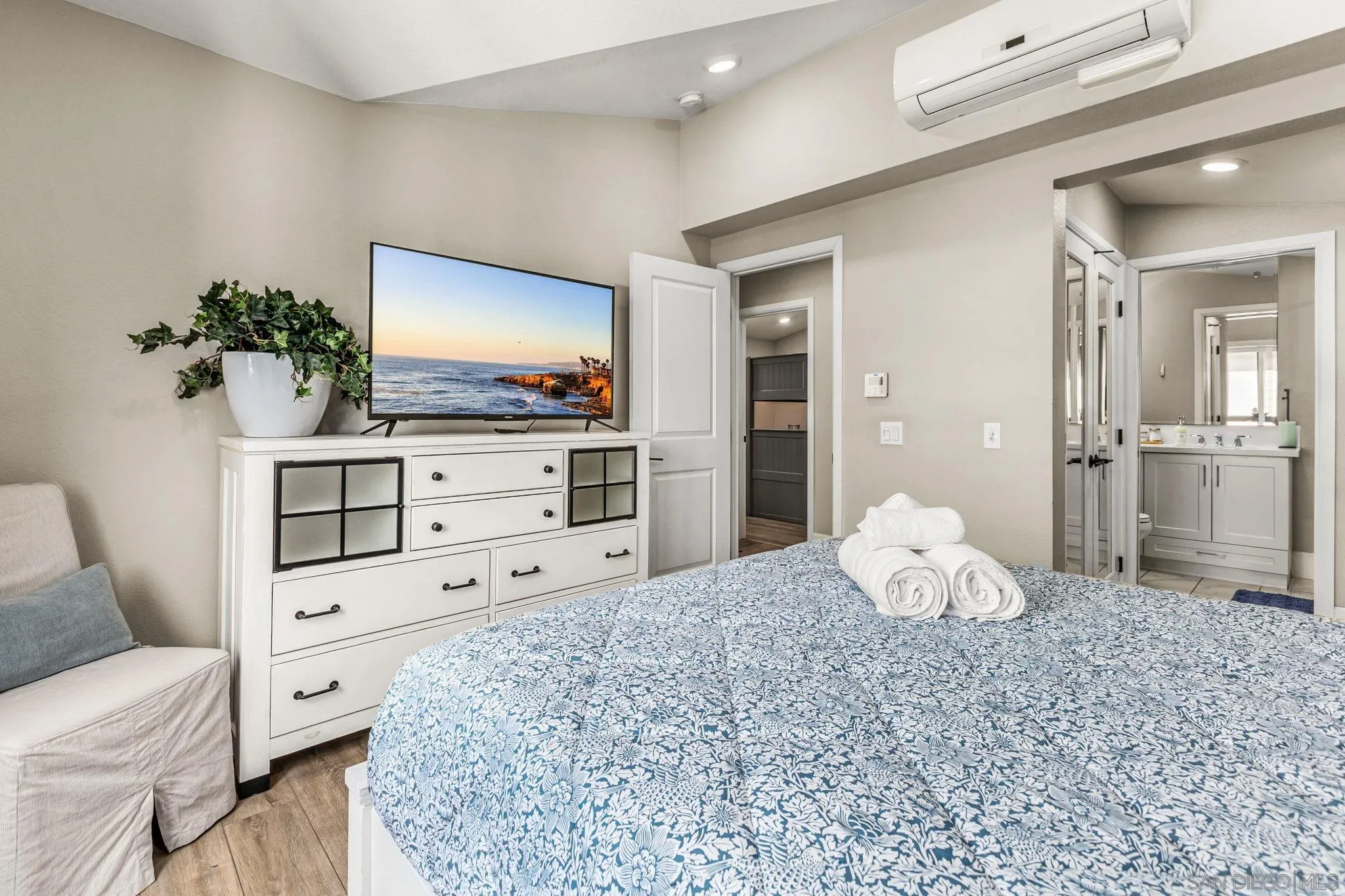 https://cdn.realtyfeed.com/cdn/127/260003426/e32581b35dfc1b0d1d9a54fe63c5b10a.webp